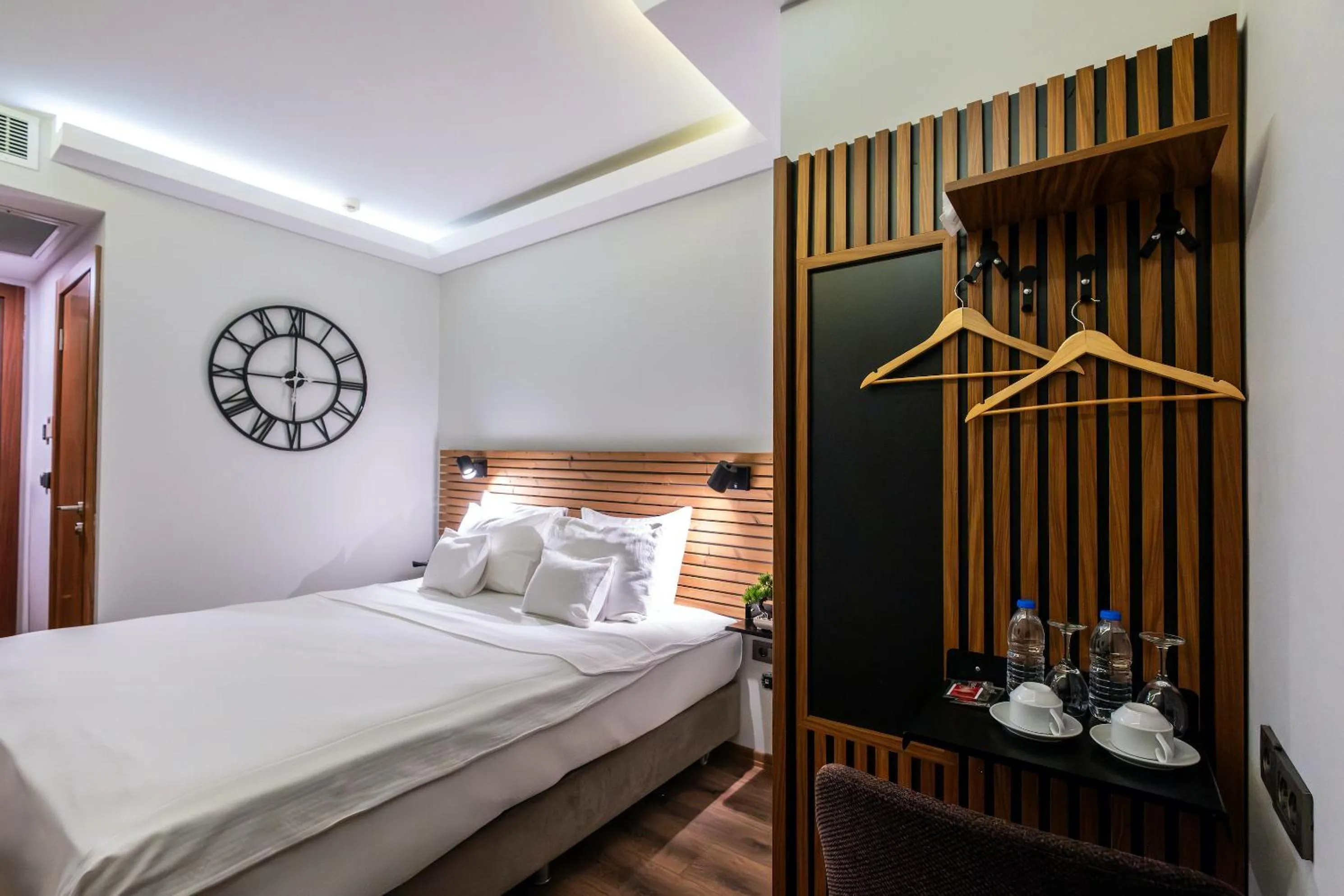 Double Room in Discovery Hotel