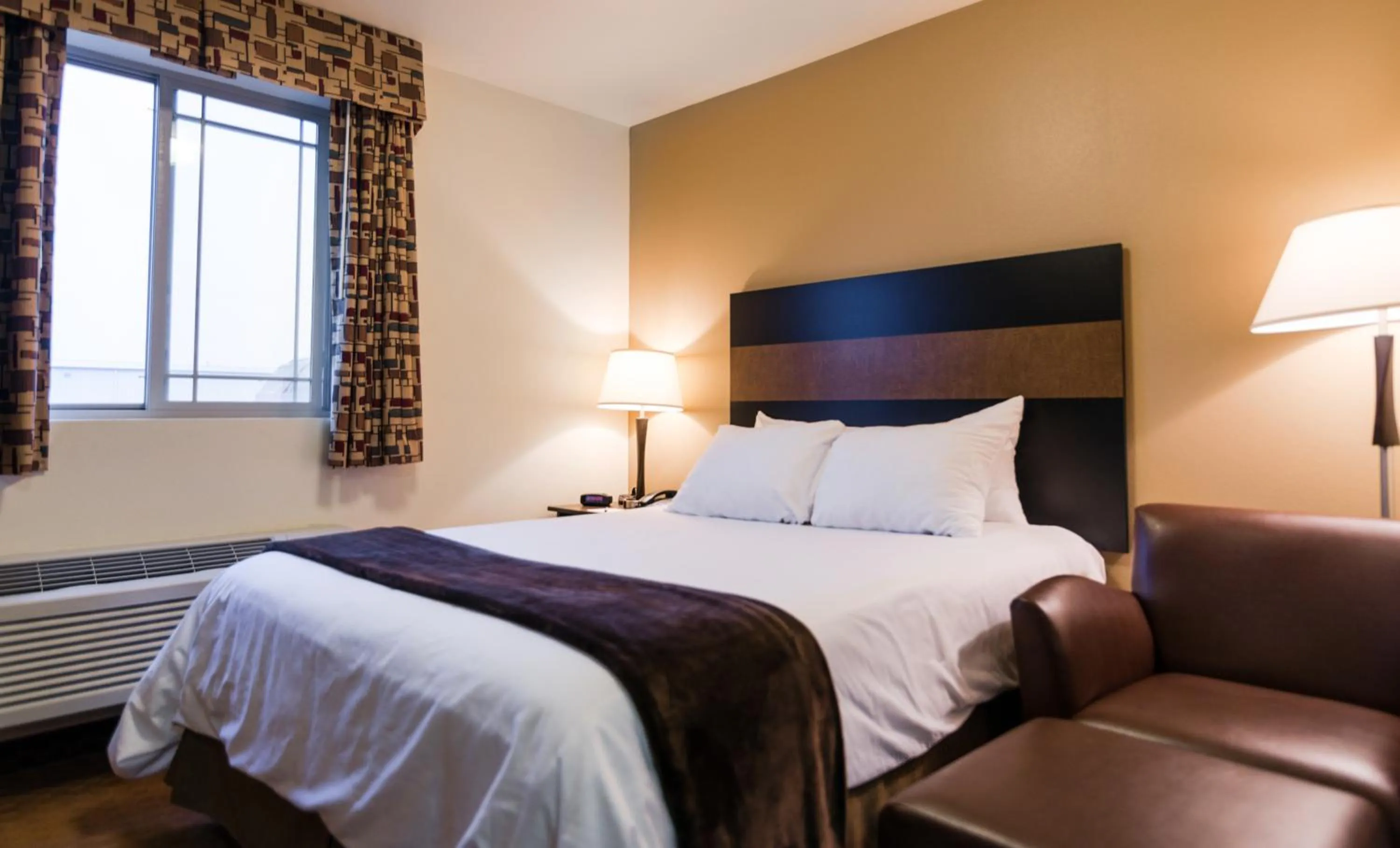 Queen Room in My Place Hotel-Dickinson, ND