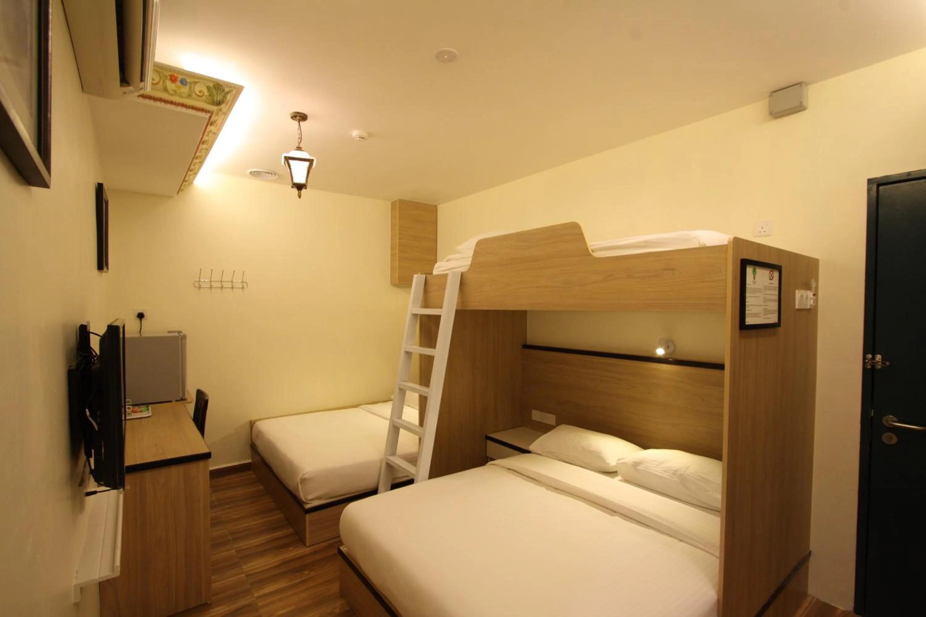 Superior Family Room in Shamrock Guest House II