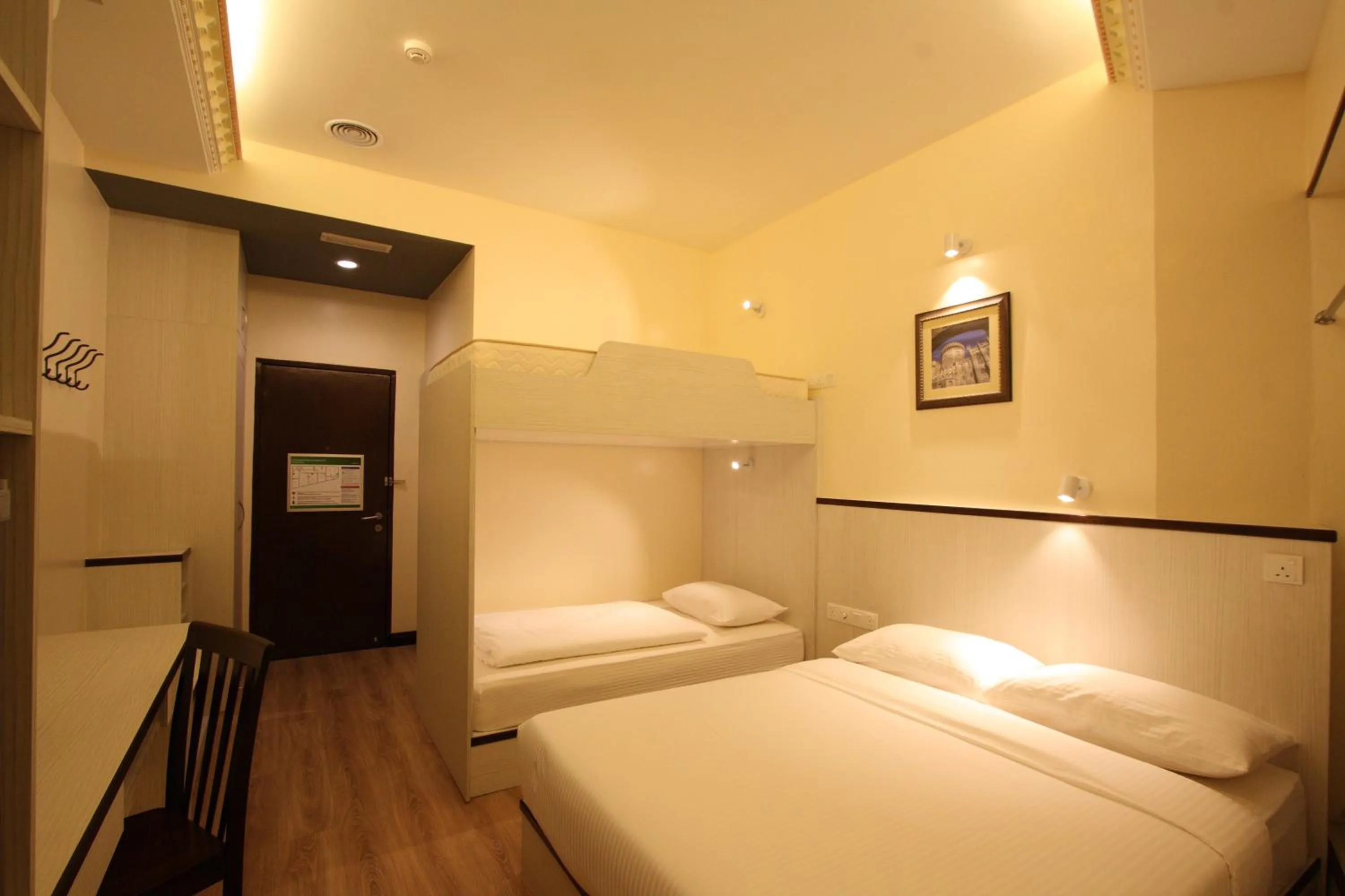 Quadruple Room with Bunk Bed in Shamrock Guest House II