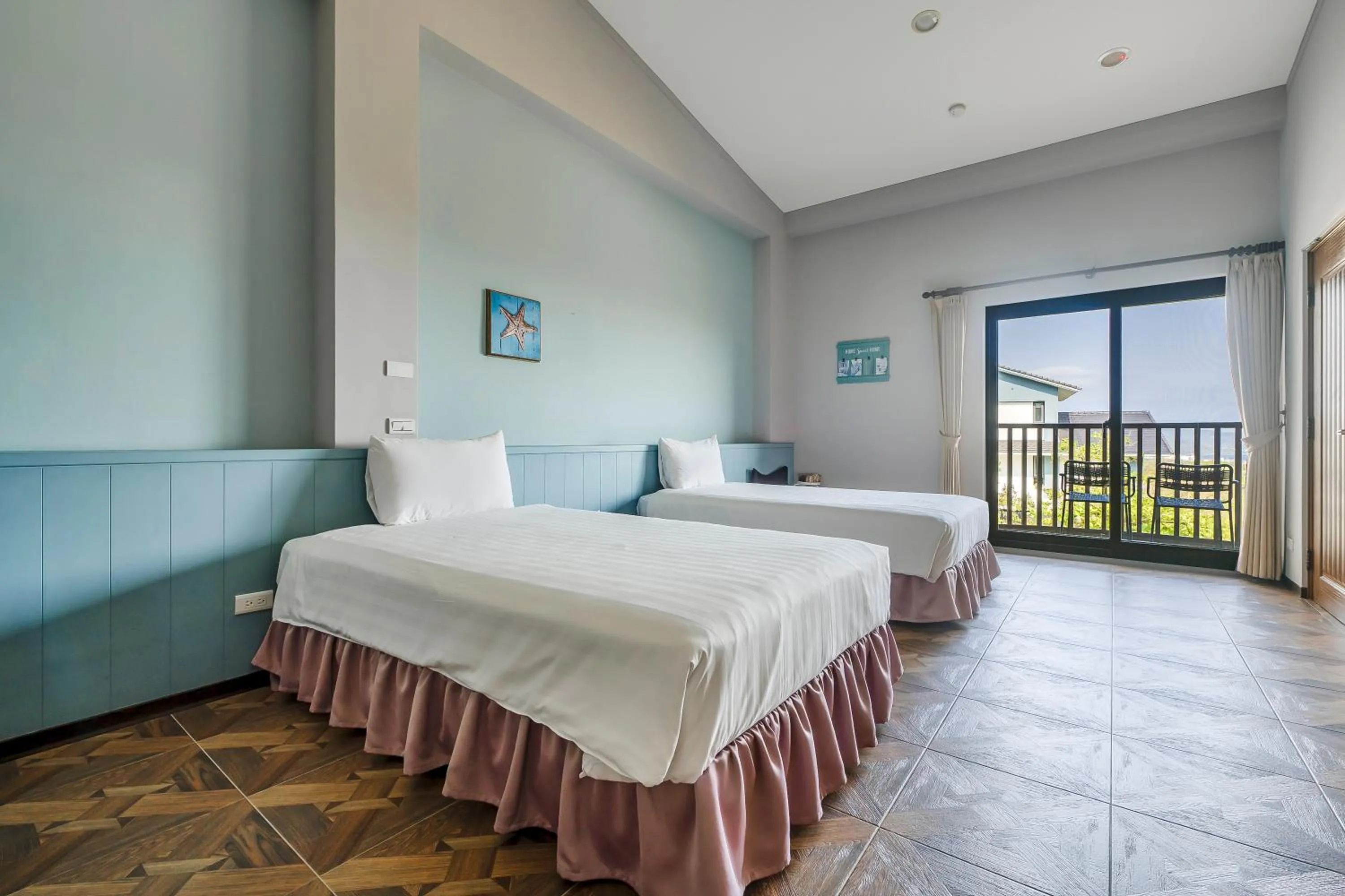 Superior Twin Room with Sea View in Kavana Cottage