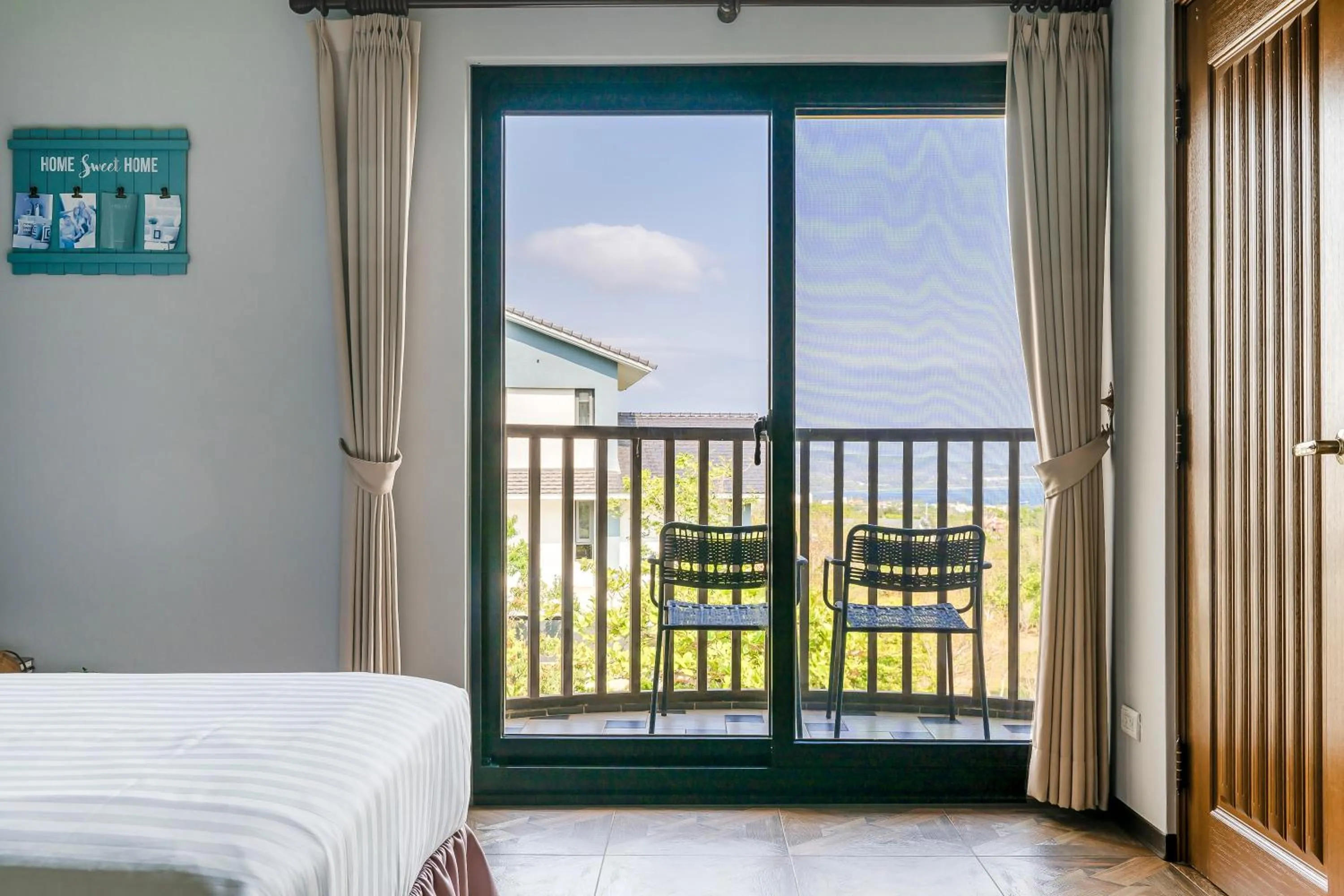 Superior Twin Room with Sea View in Kavana Cottage