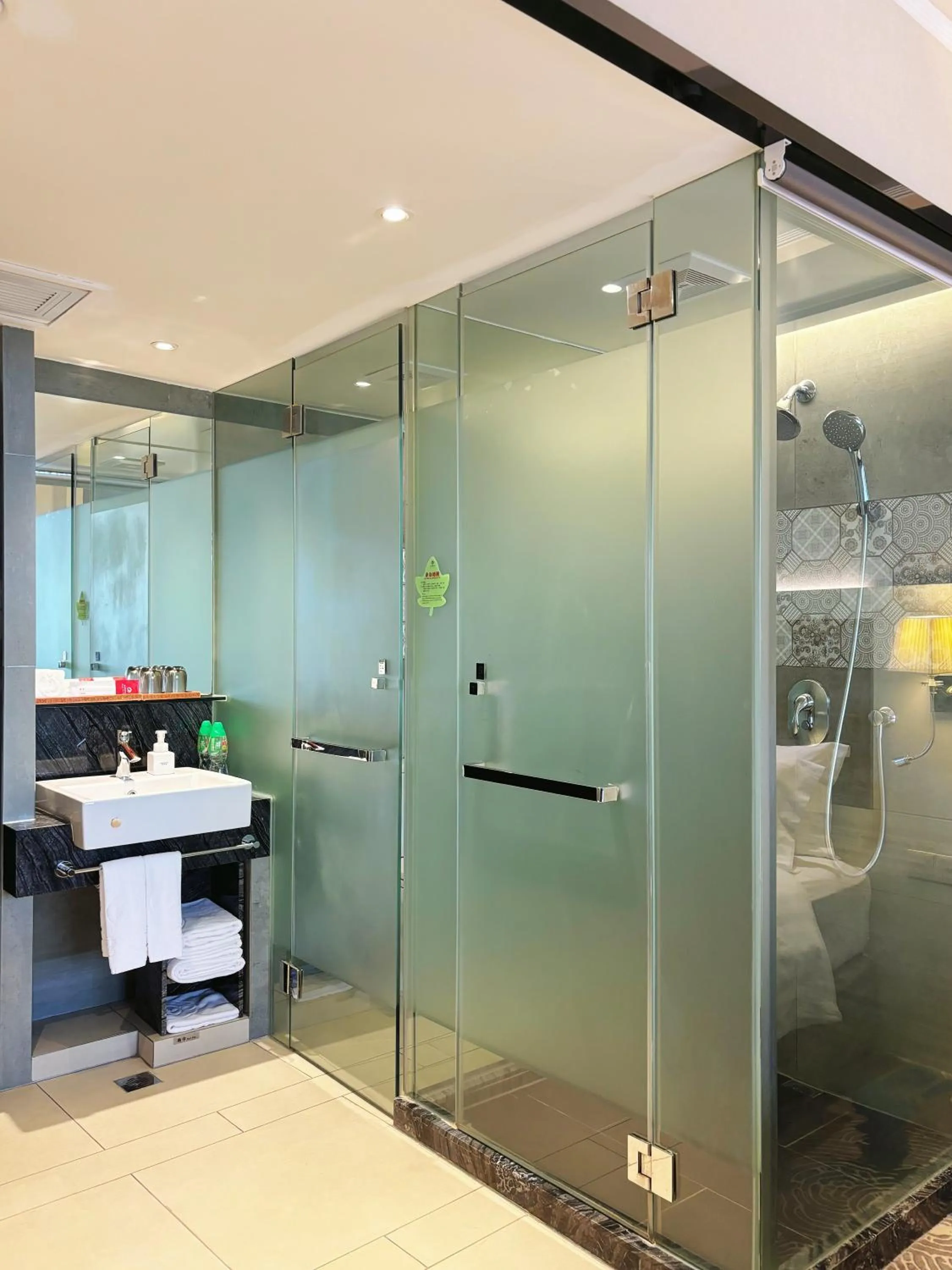 Executive Queen Room in Shenzhen Lido Hotel