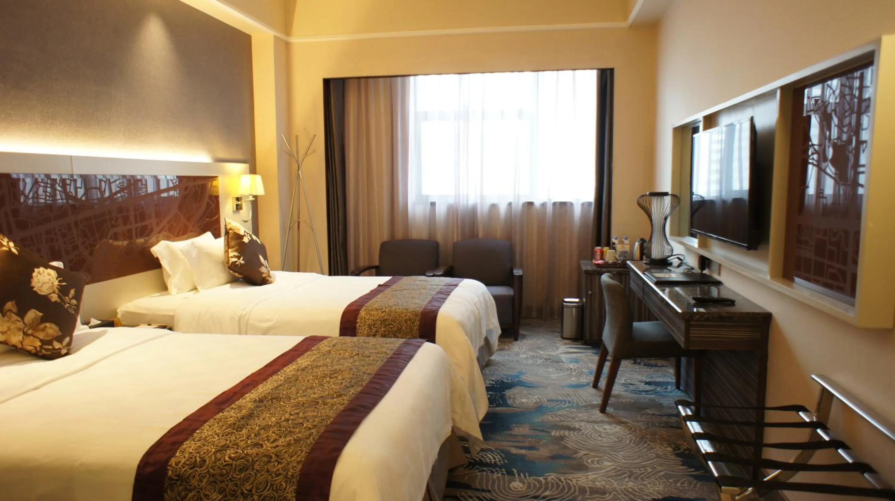 Executive Twin Room in Shenzhen Lido Hotel
