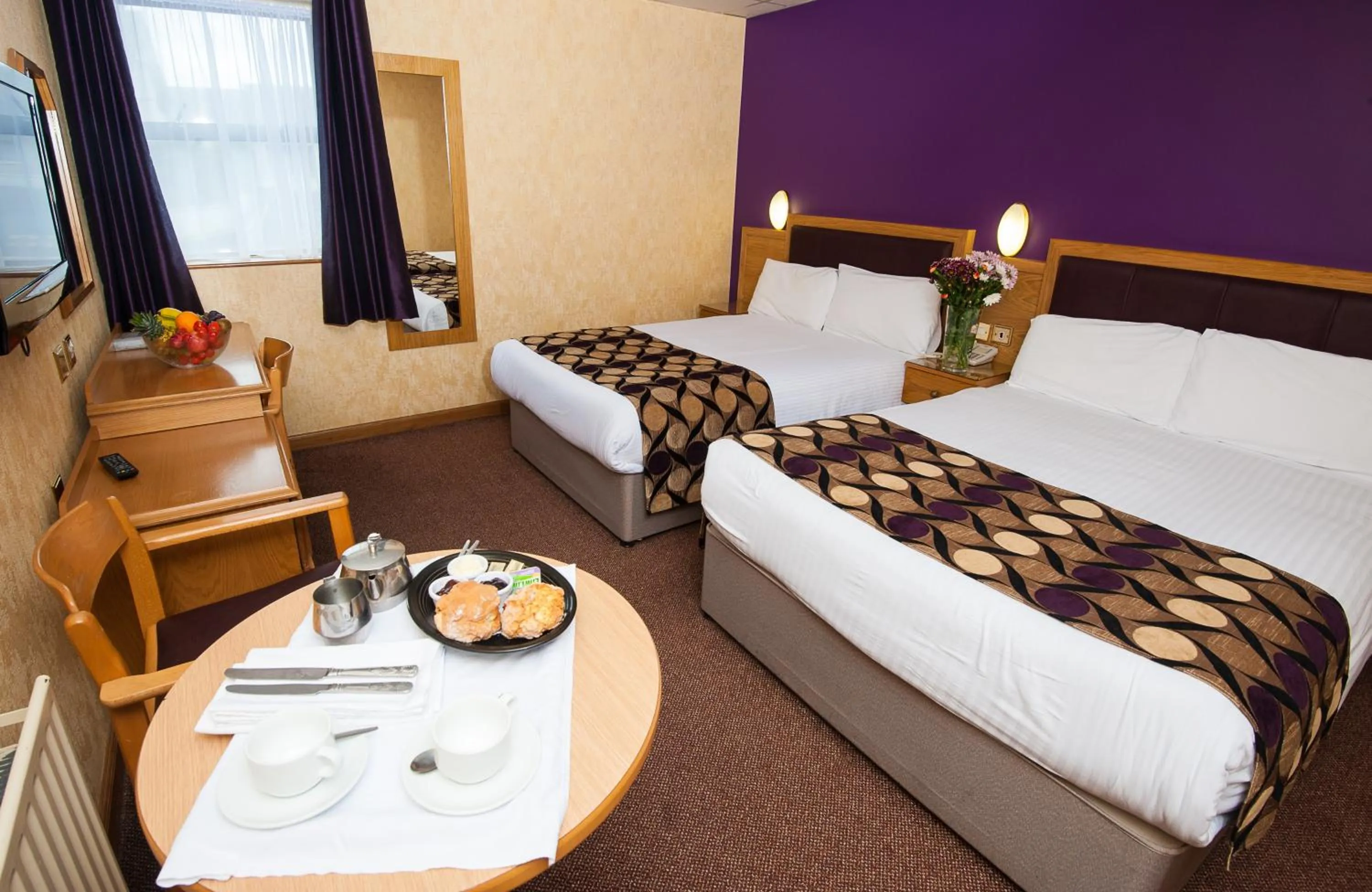 Standard Twin Room in Allingham Arms Hotel