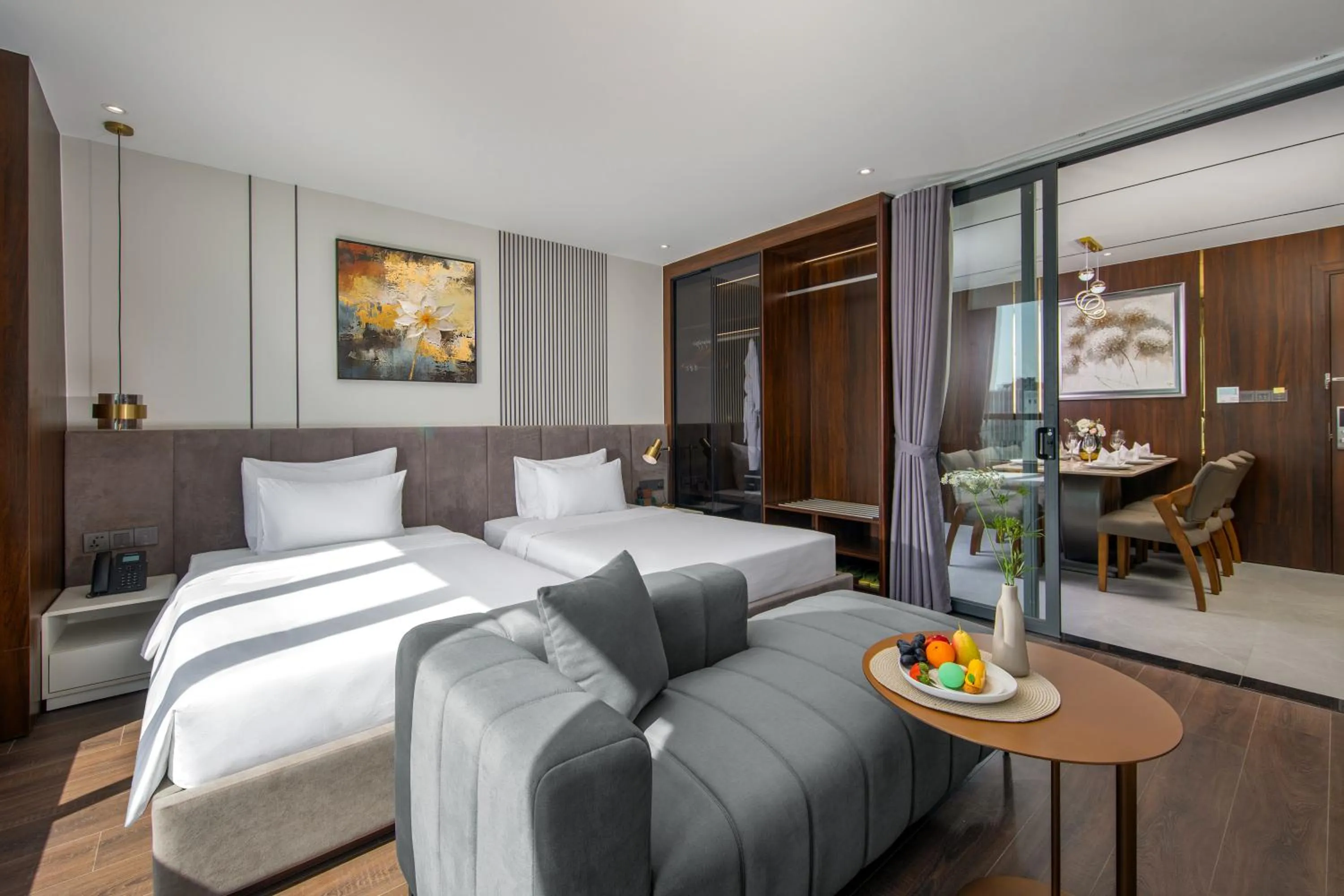 Family Room with Side Sea View in PHUC LONG LUXURY Danang