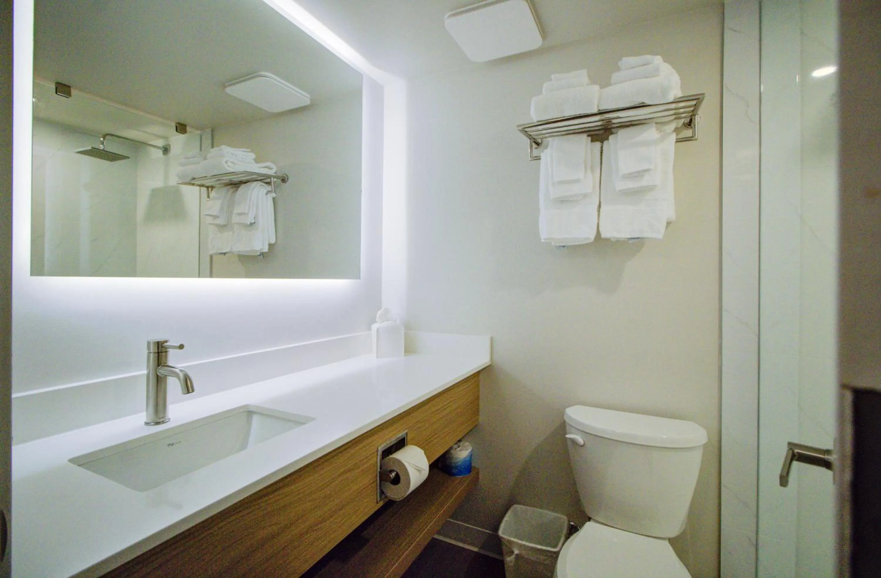 Queen Room with Two Queen Beds - Non-Smoking in Baymont by Wyndham Gold River