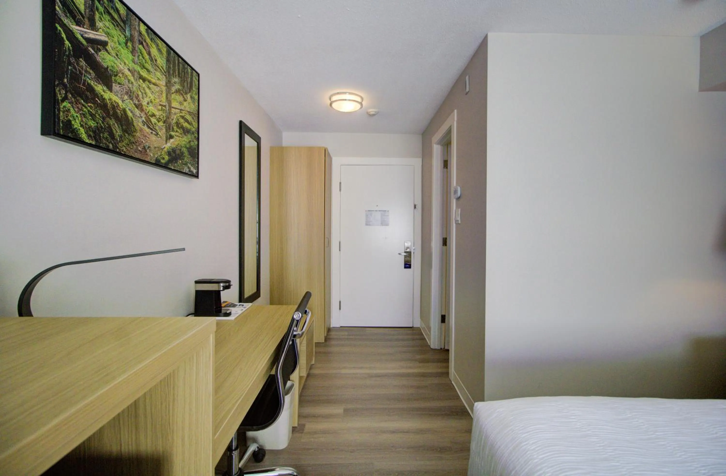 Queen Room - Non-Smoking in Baymont by Wyndham Gold River