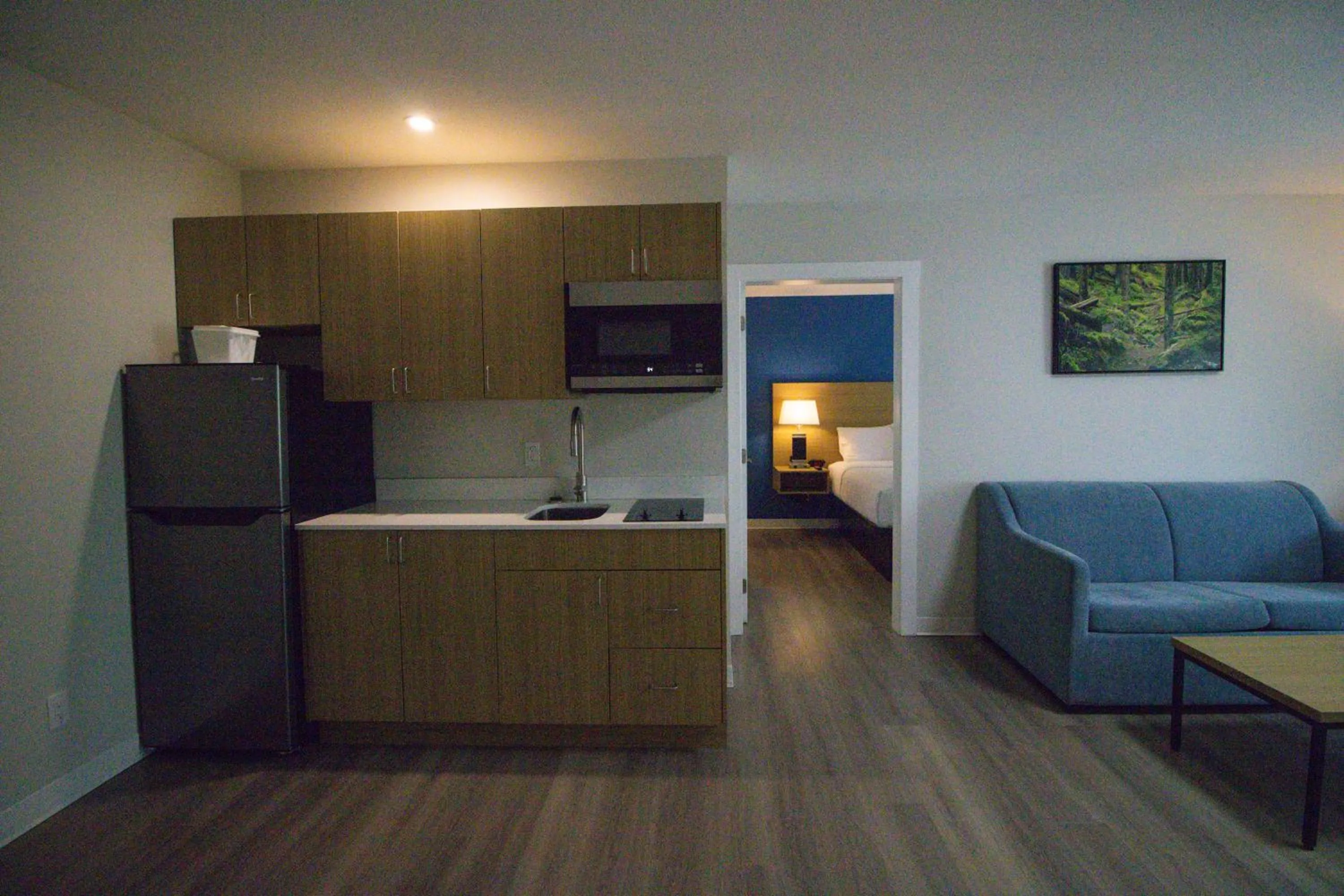 Efficiency King Suite - Non-Smoking in Baymont by Wyndham Gold River