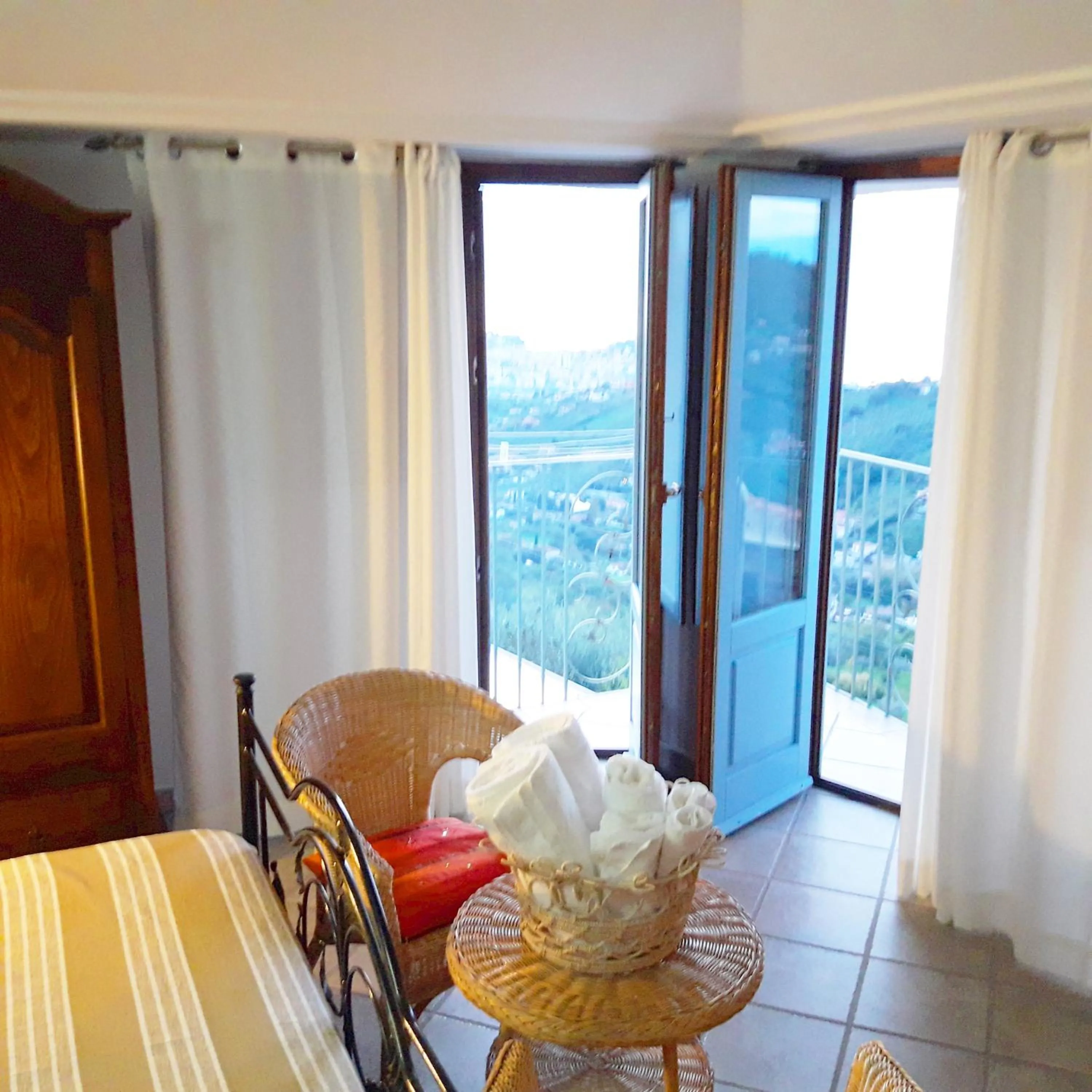 Deluxe Double Room with Sea View in La Civetta