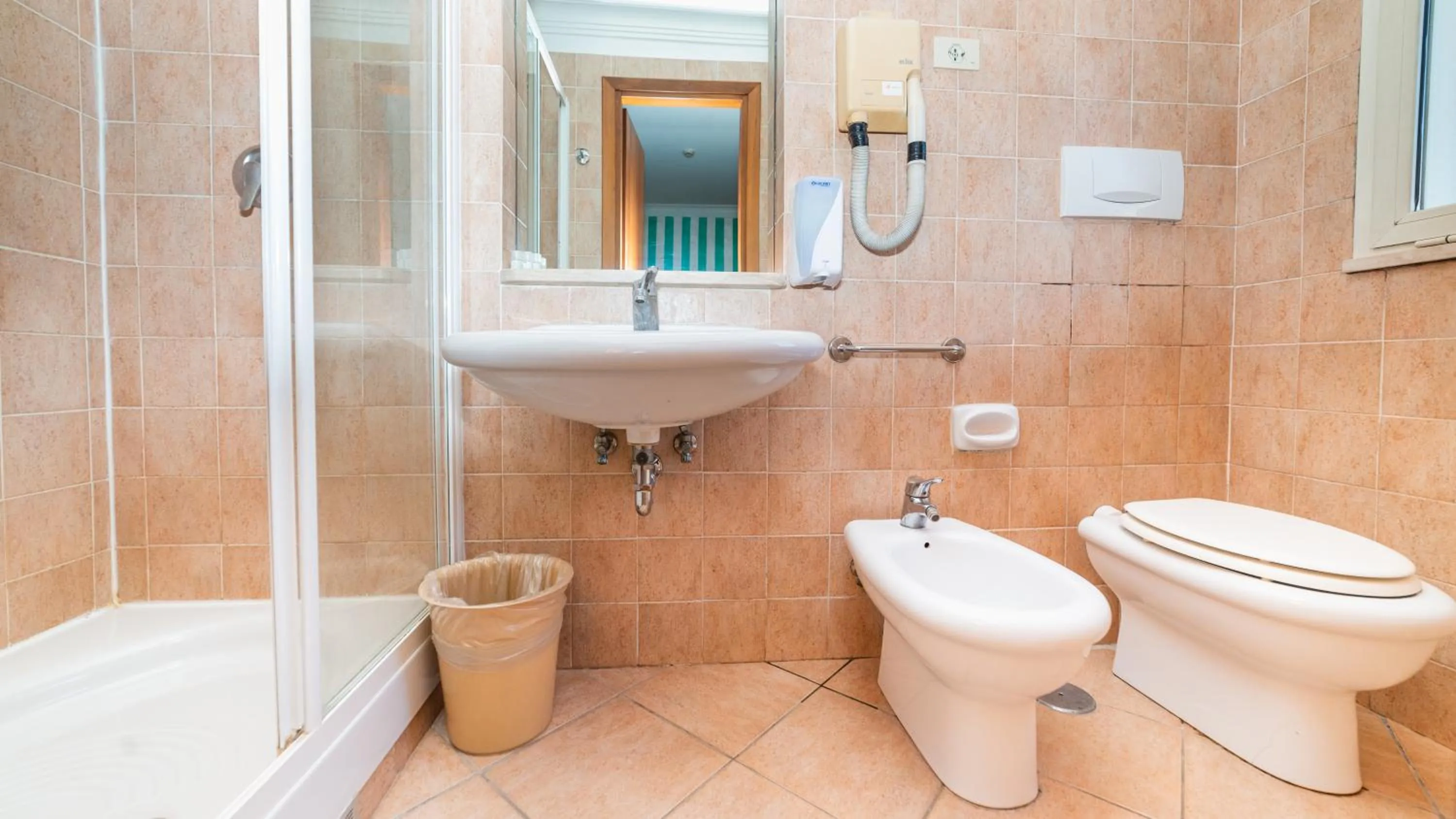 Superior Double Room in Hotel Center 3