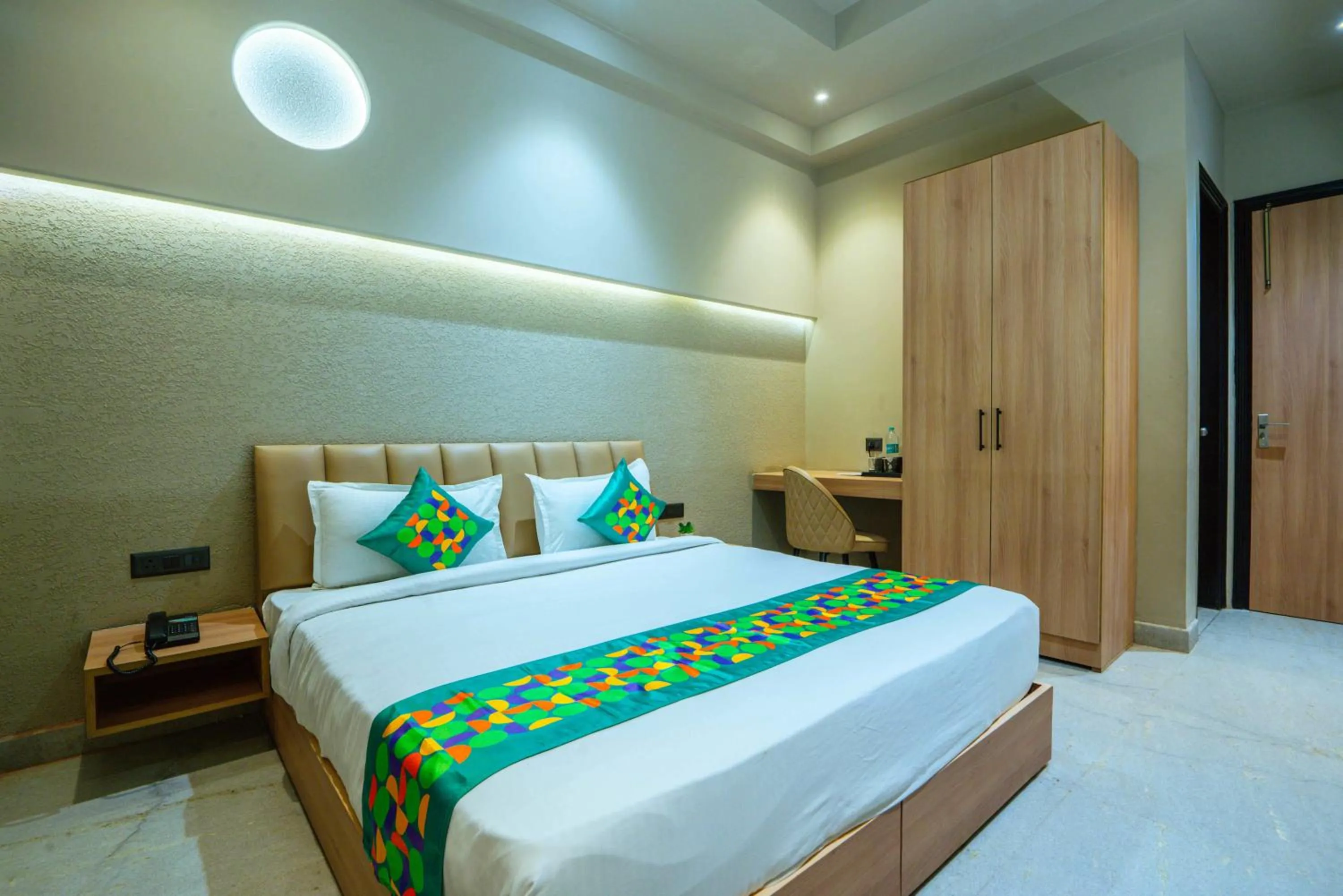 Standard Room - single occupancy in Treebo Royal City