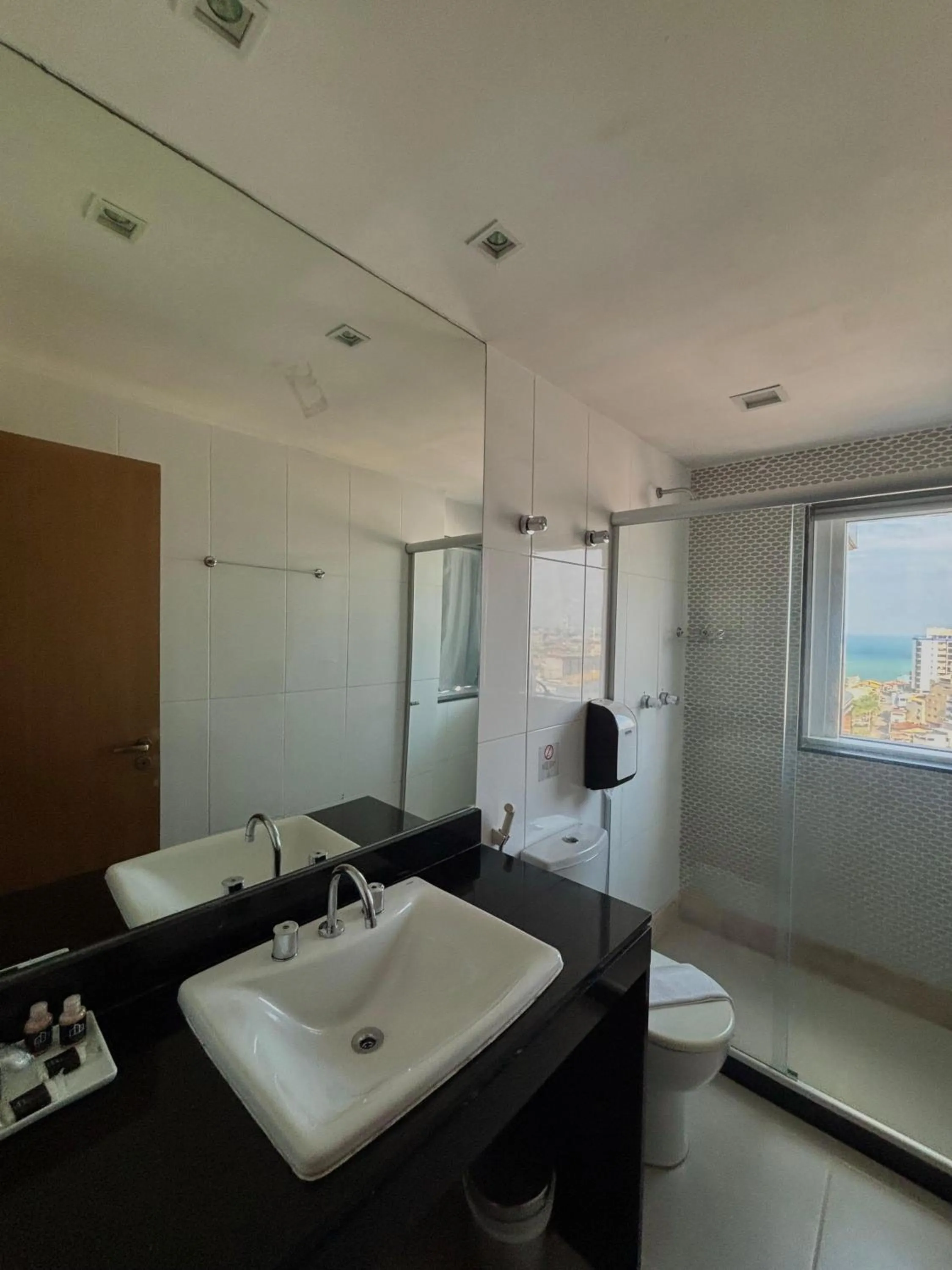 Suite with Balcony in Royal Urban Macaé Hotel