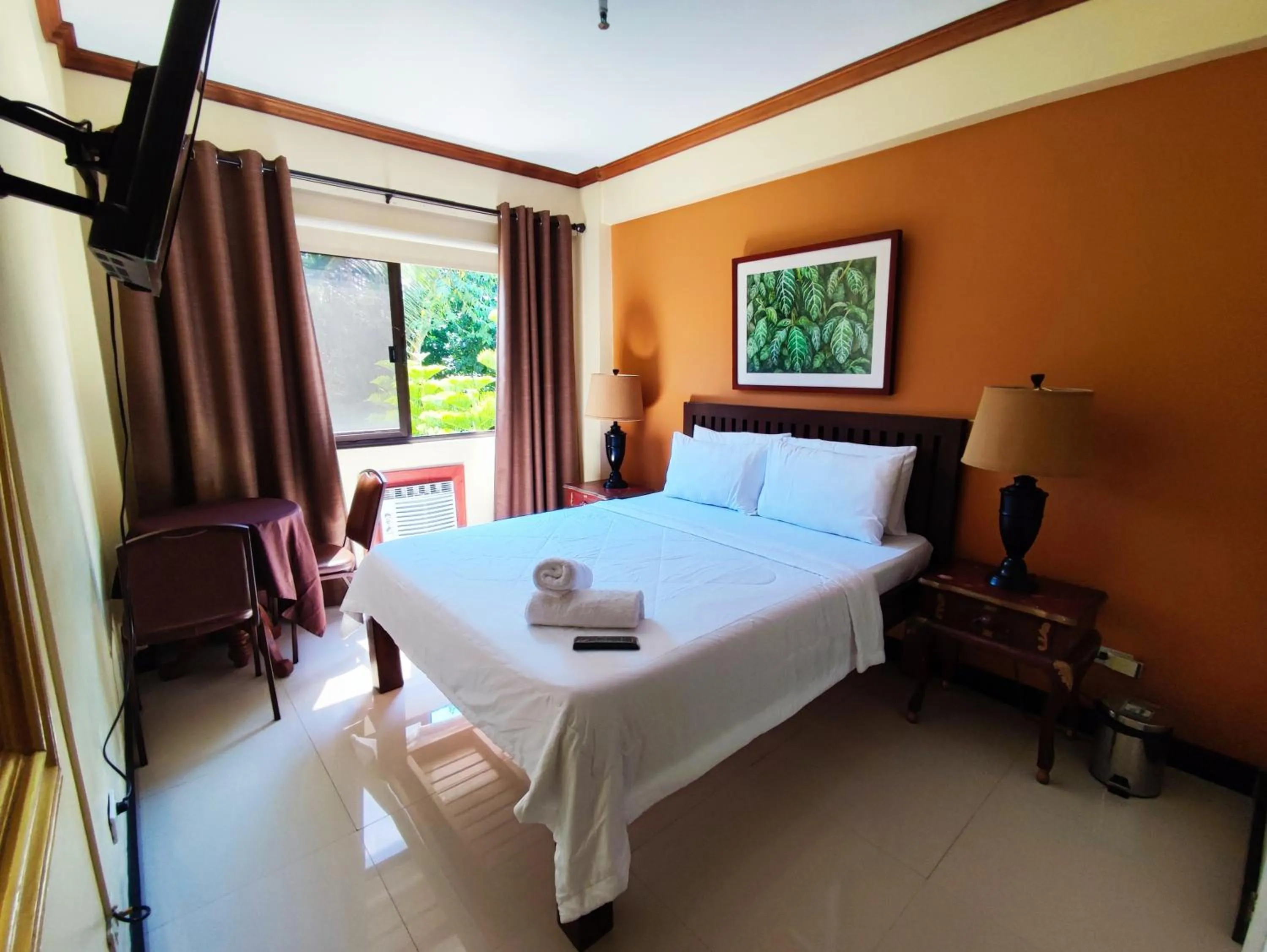 Deluxe Queen Room in Spring Plaza Hotel