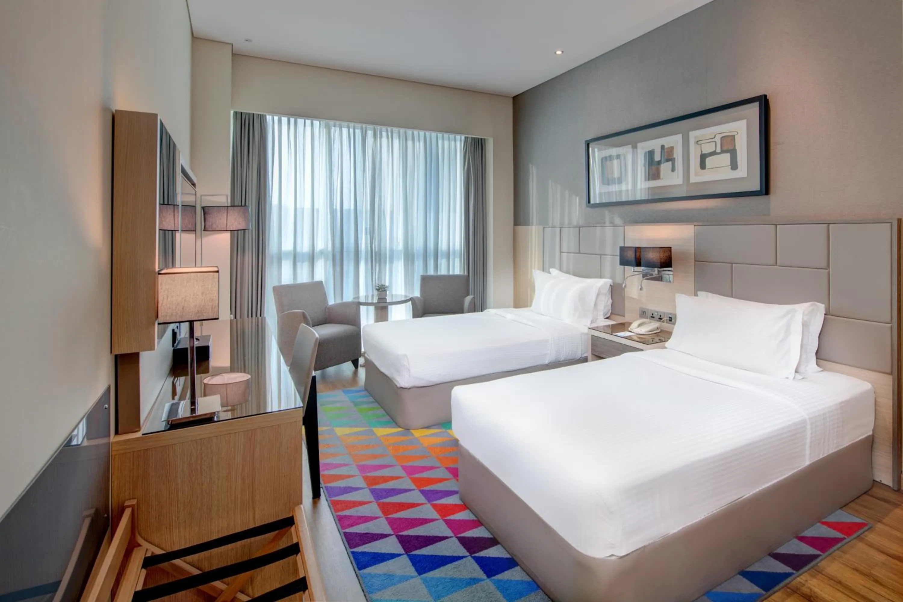 Deluxe Twin Room, 15% off F&B in TRYP by Wyndham Abu Dhabi City Center