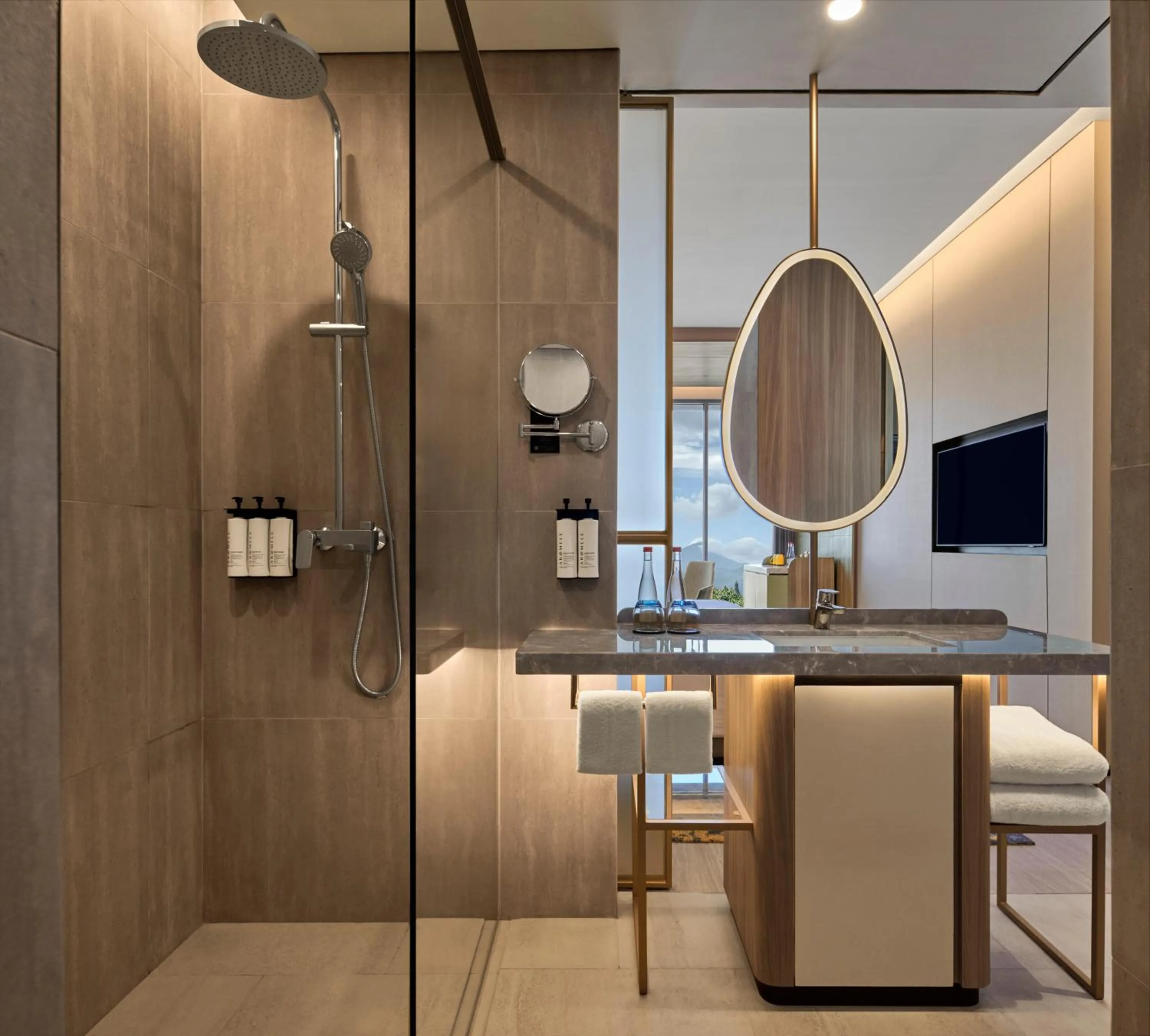 Deluxe Twin Room with City View in voco Bandung Setiabudi by IHG