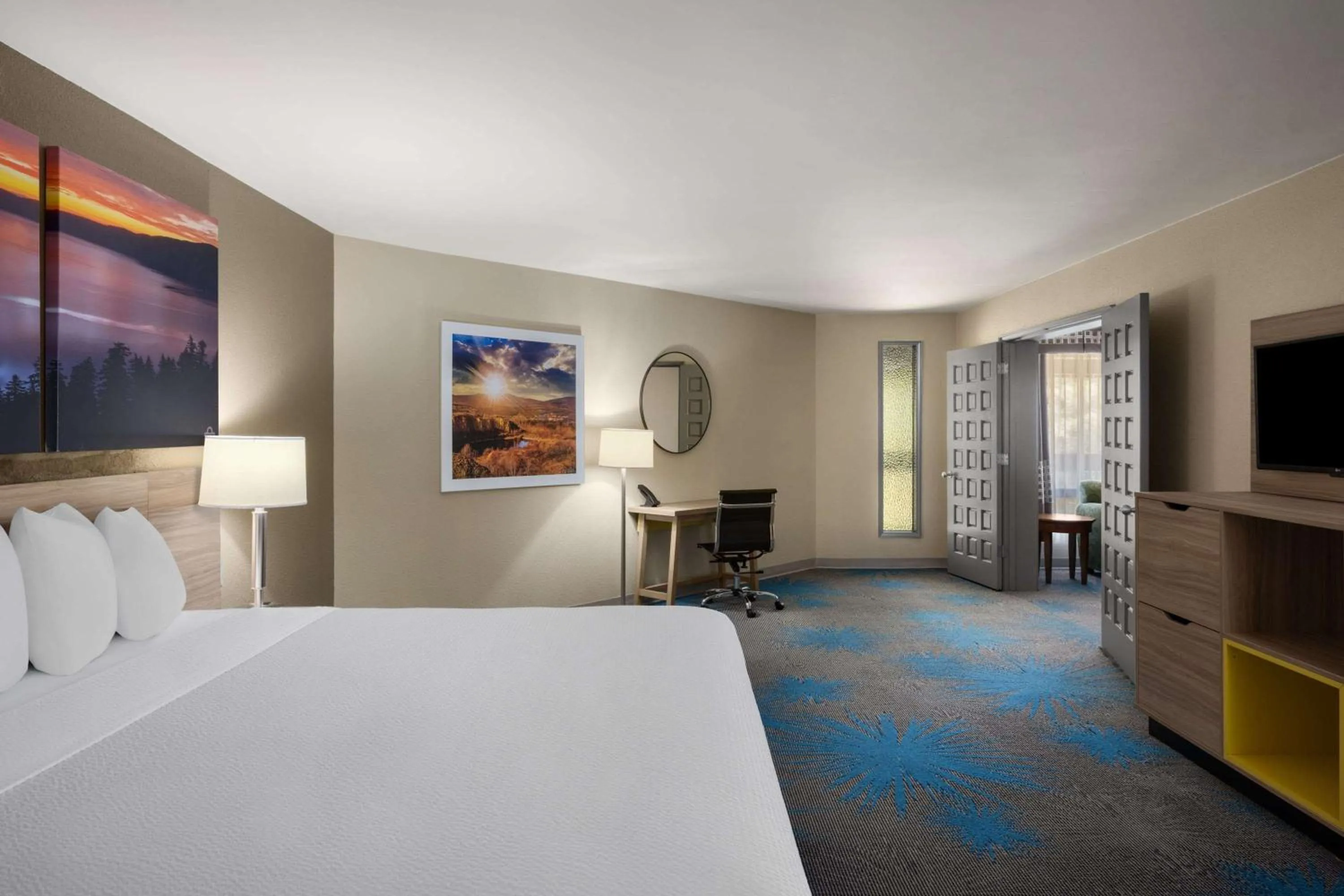 One-Bedroom King Room - Non-Smoking in Days Inn by Wyndham Klamath Falls