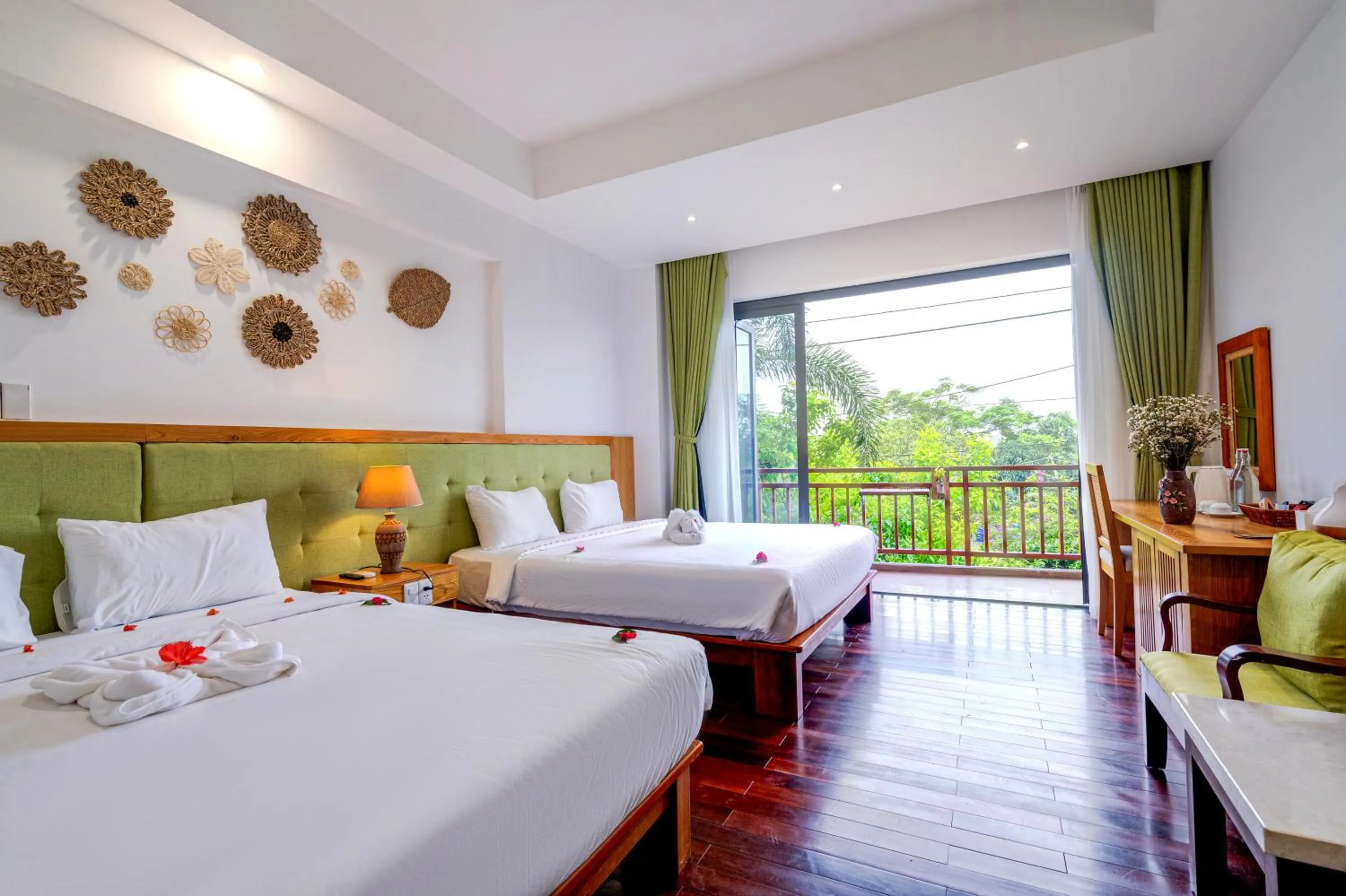 Quadruple Room with Mountain View - single occupancy in Palm Riverside Boutique