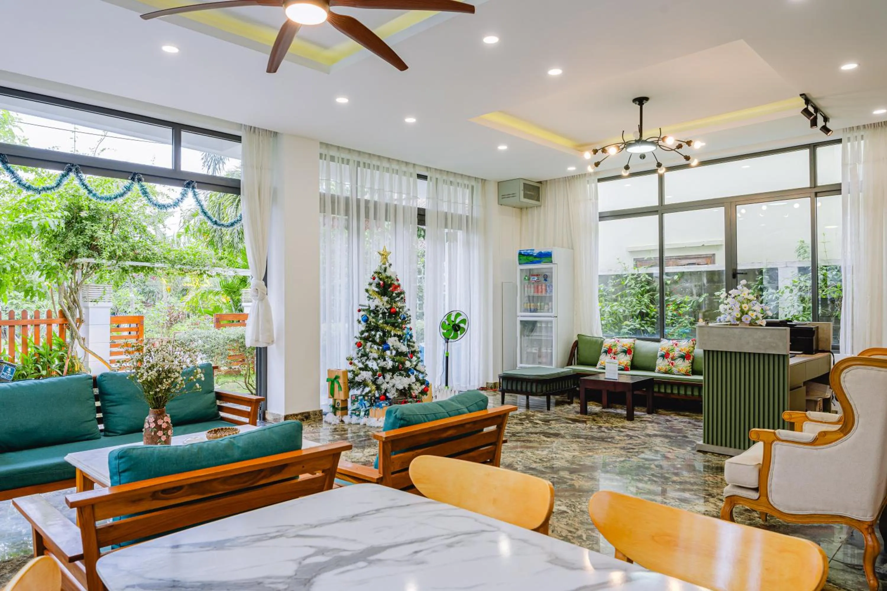 Palm Riverside Boutique