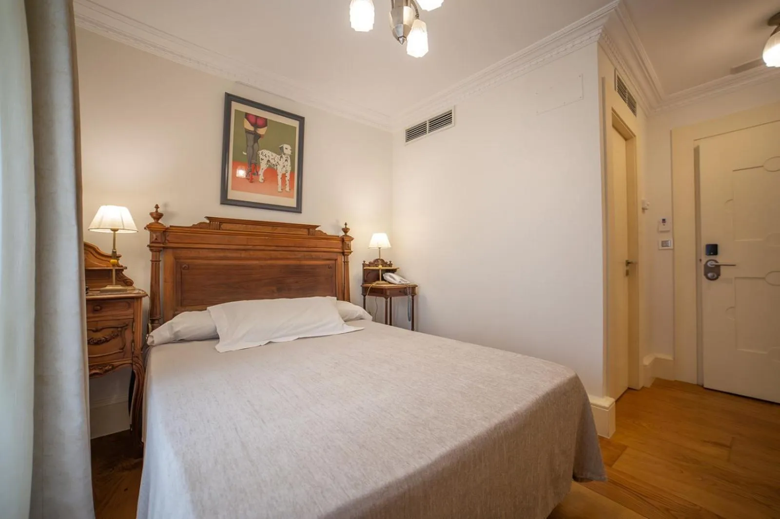 Economy Double Room Individual use - single occupancy in Hotel Monumento Pazo de Orbán