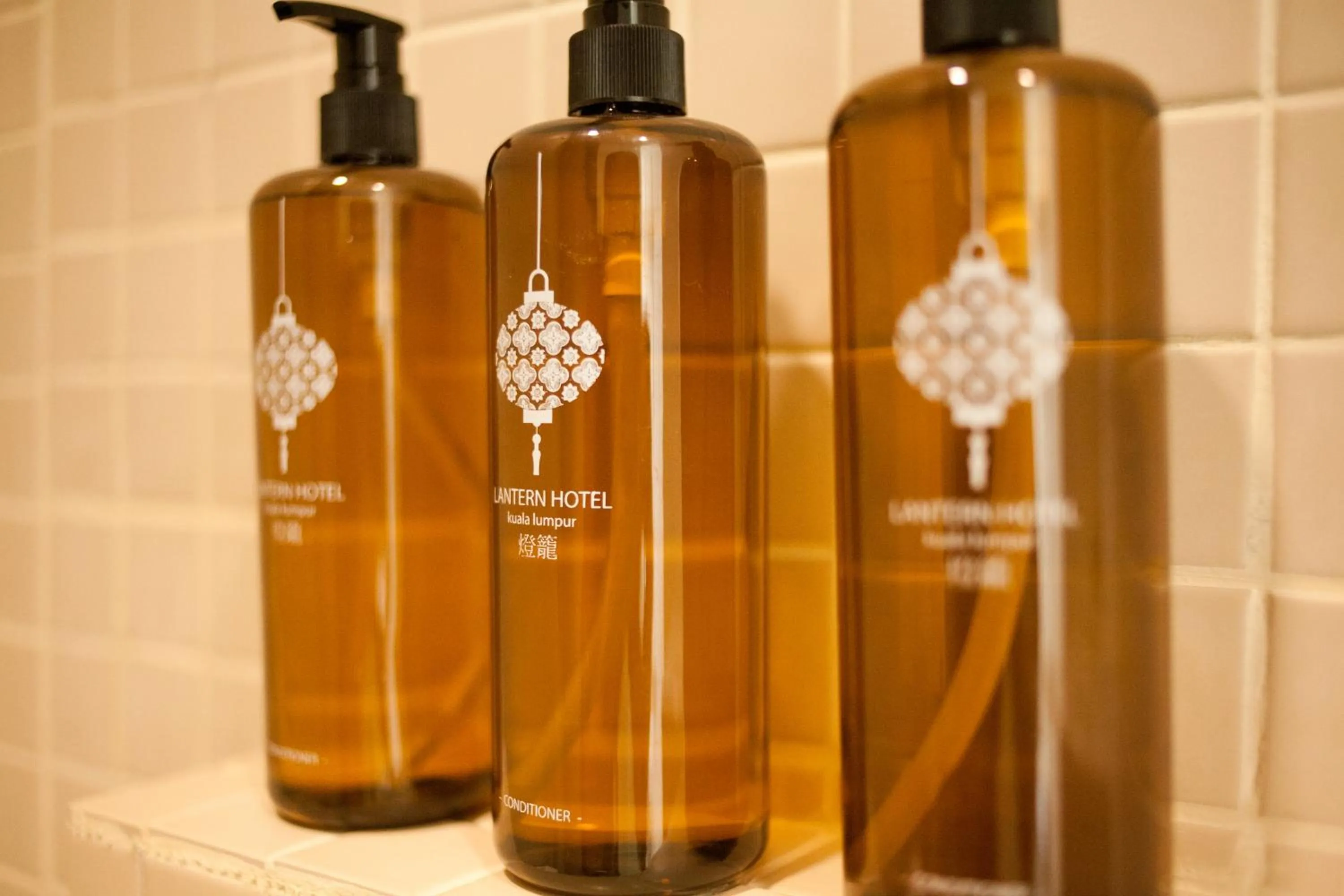 Queen Room With Window in Lantern Hotel