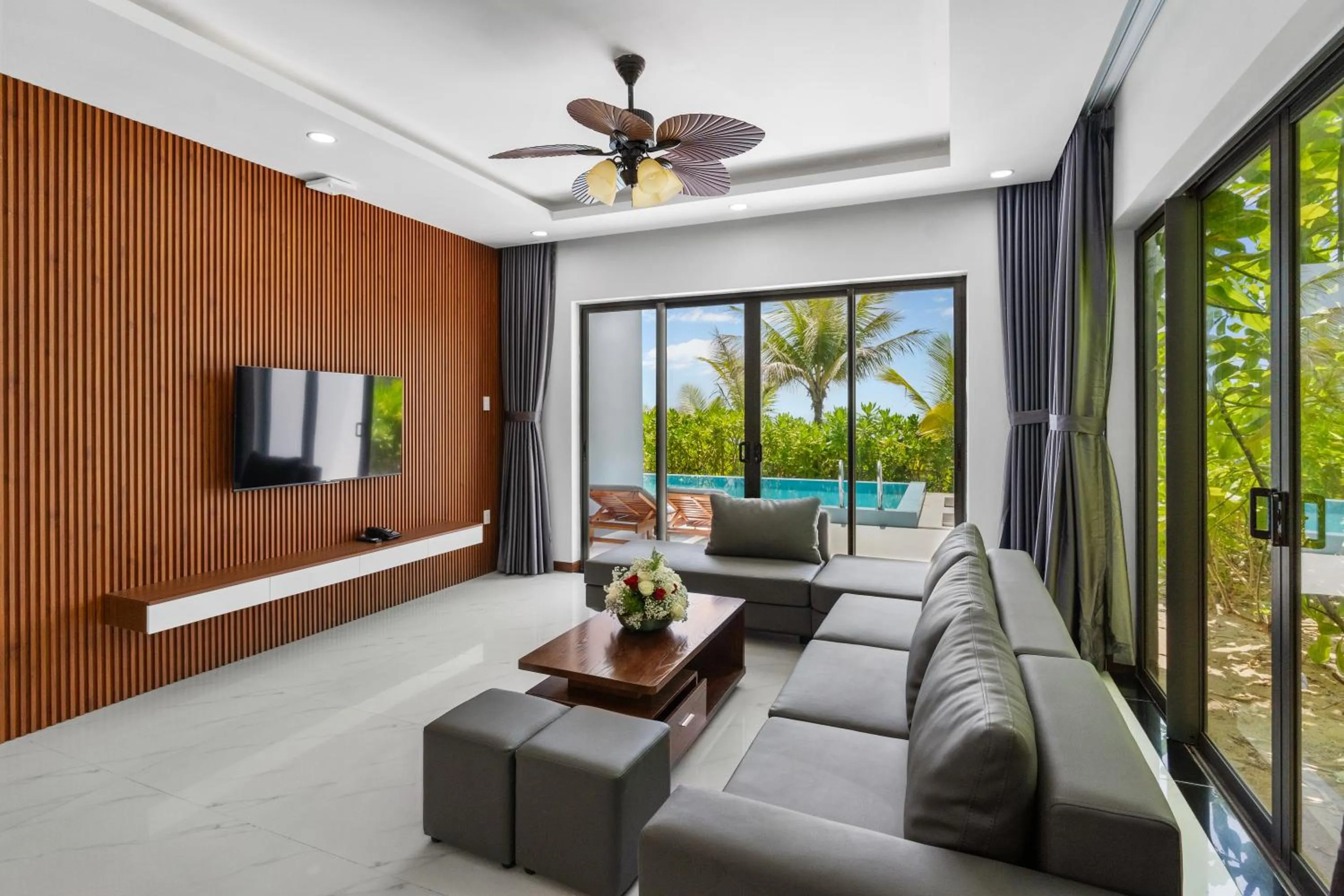 Two Bedroom Ocean Pool Villa (2OPKK) in Langco Bay Retreat