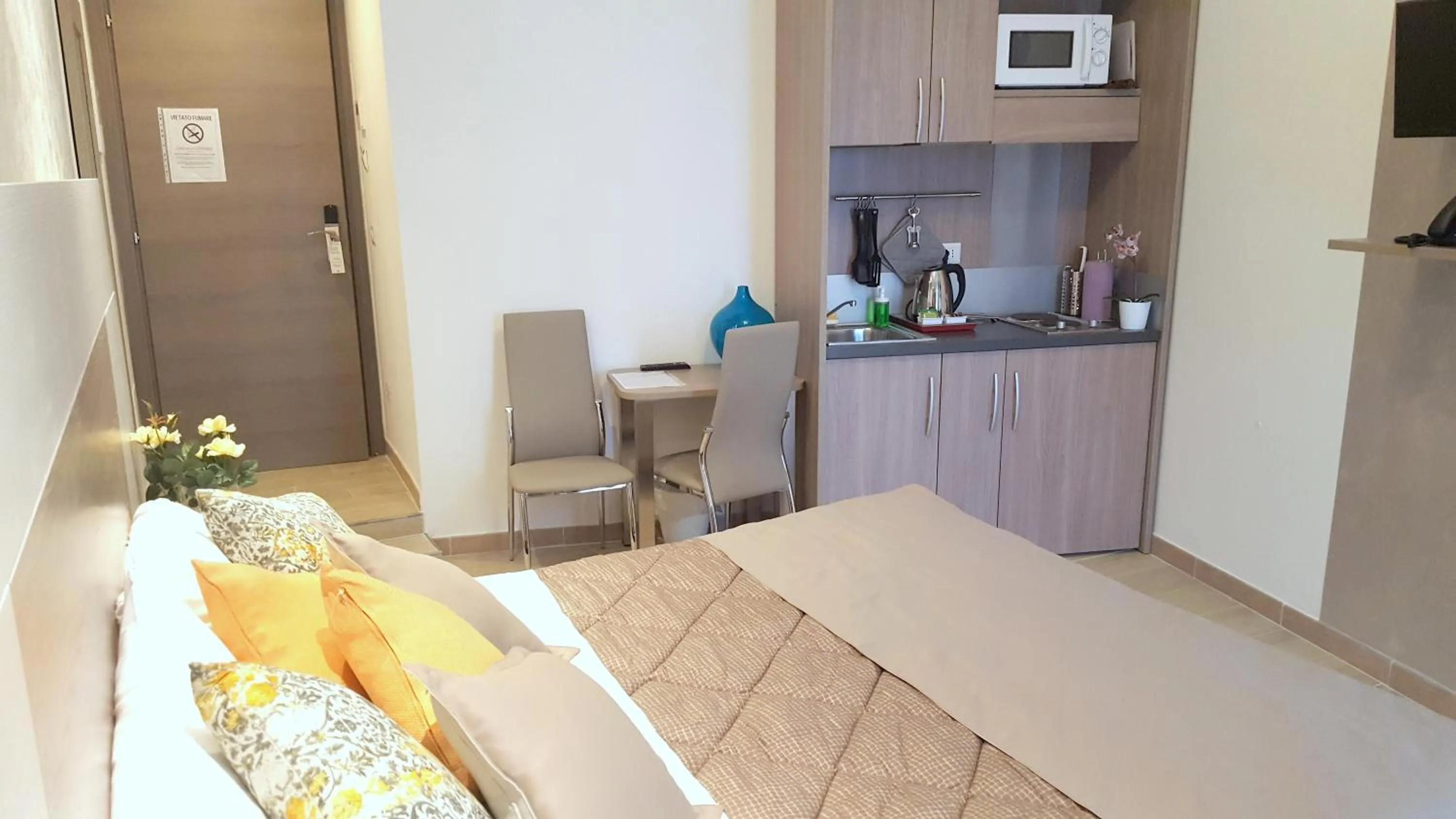 Studio with Balcony in Hotel Luxor Florence