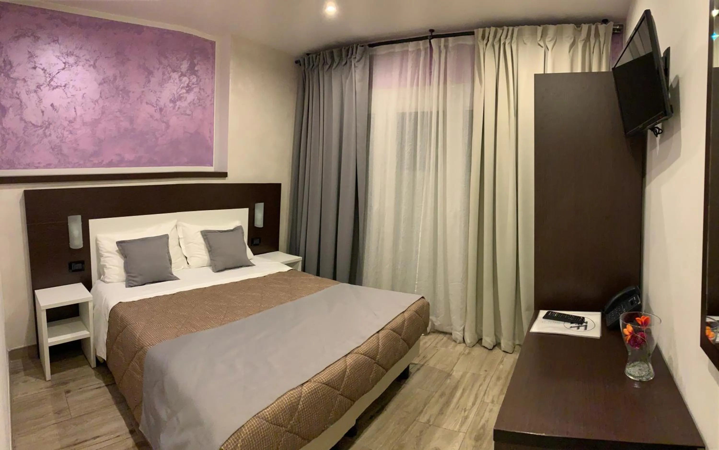 Classic Double or Twin Room in Hotel Luxor Florence