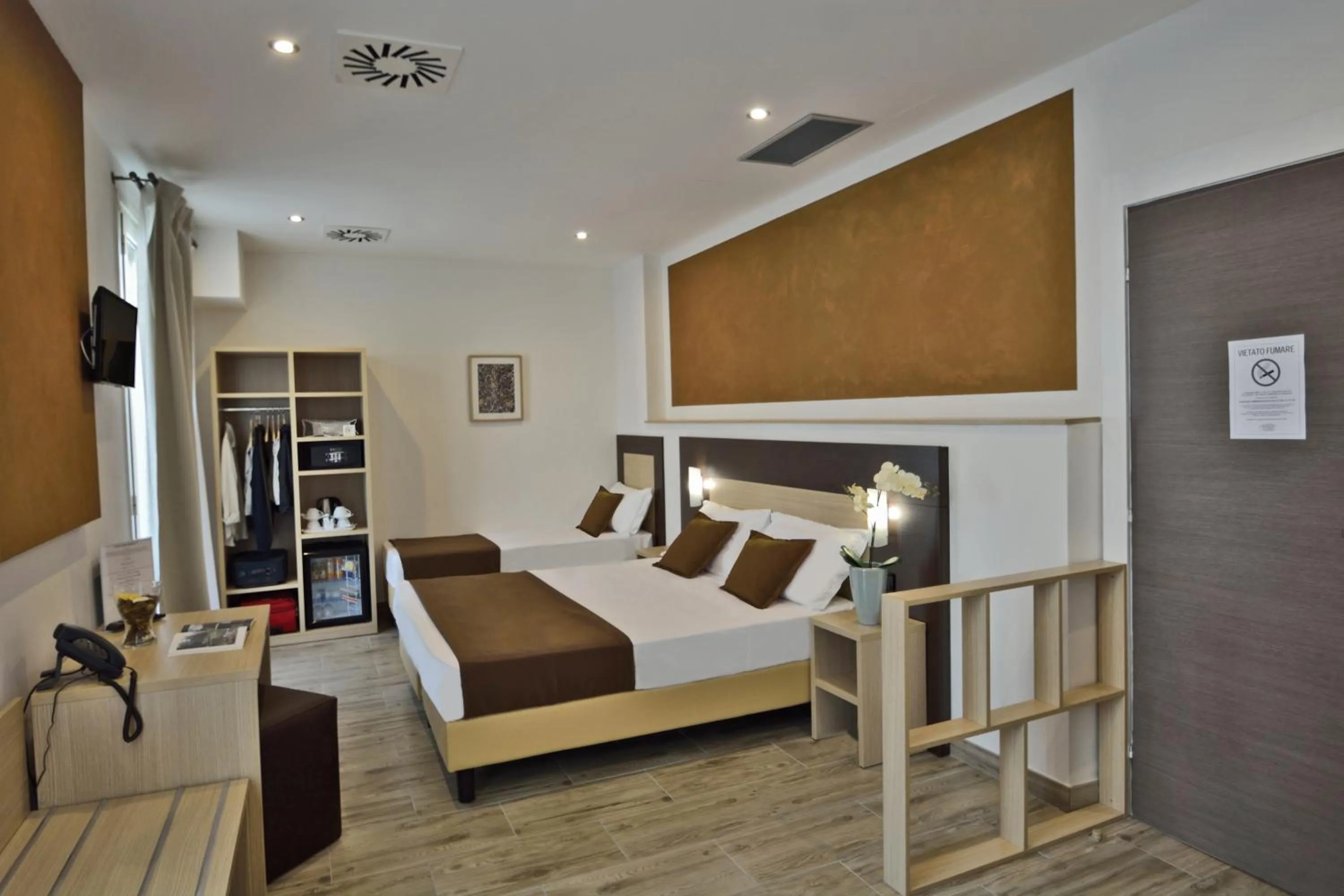 Junior Suite with Balcony in Hotel Luxor Florence