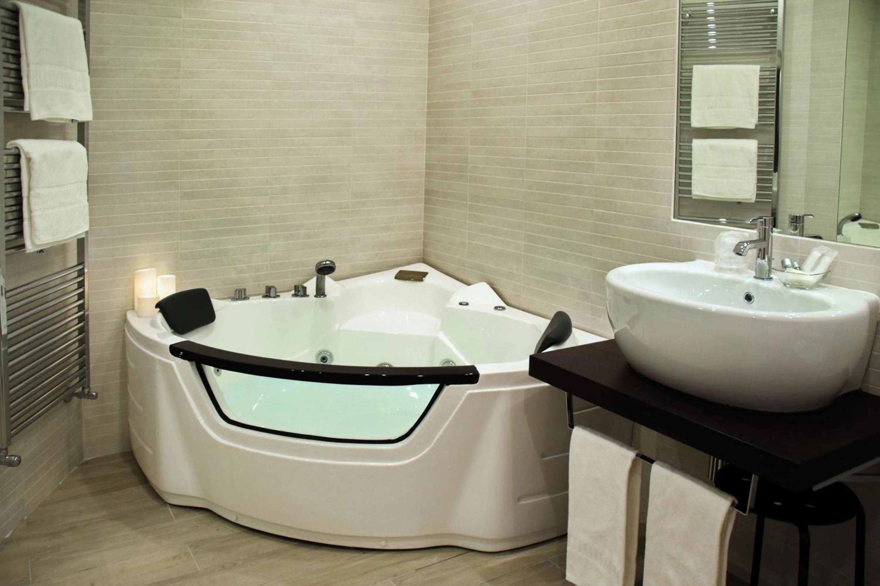 Suite with Spa Bath in Gregori Guest House