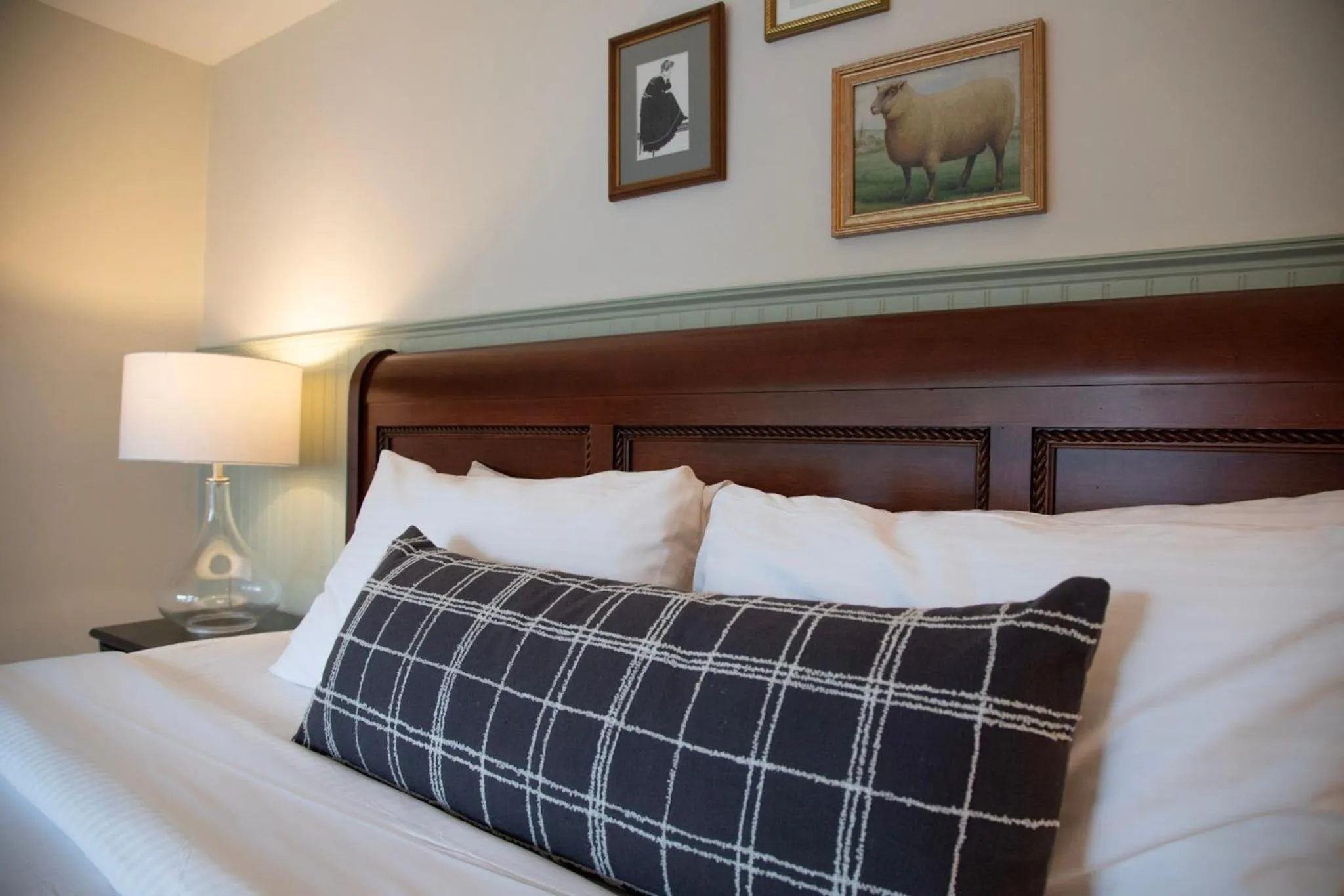 Standard King Room in The Shire Woodstock