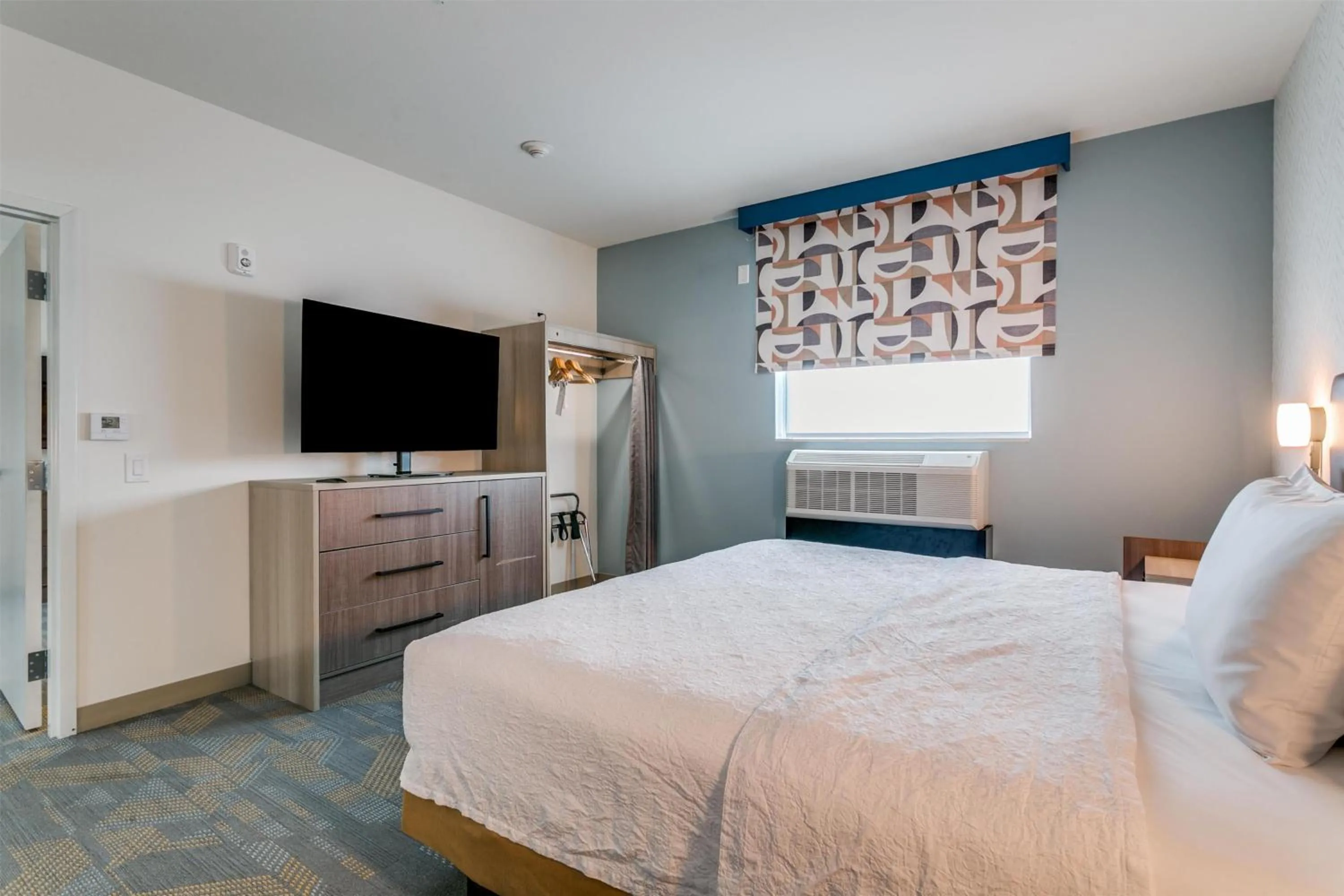 One-Bedroom King Suite with Bath Tub - Mobility Accessible in Home2 Suites by Hilton Coppell DFW Grapevine North