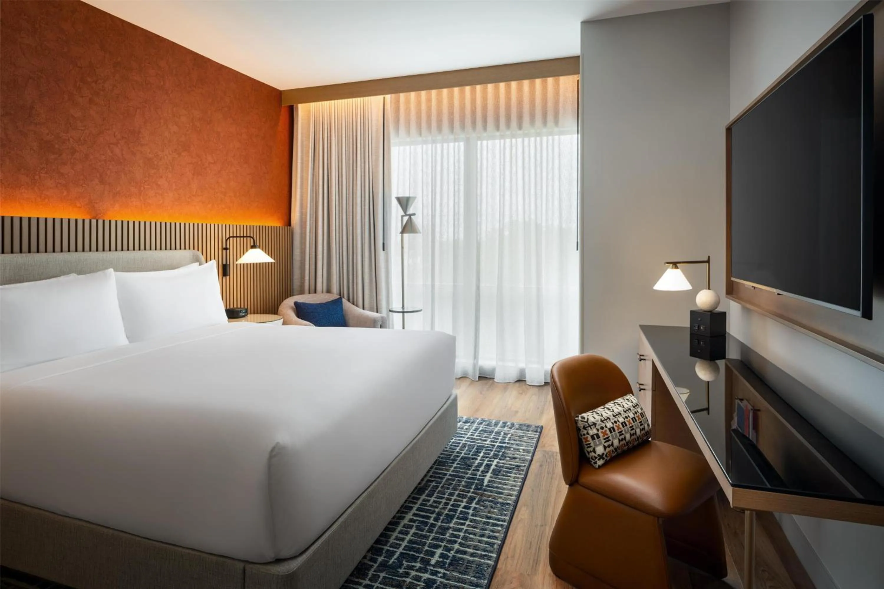 King Room in The Nobleman Fort Worth, Tapestry Collection By Hilton