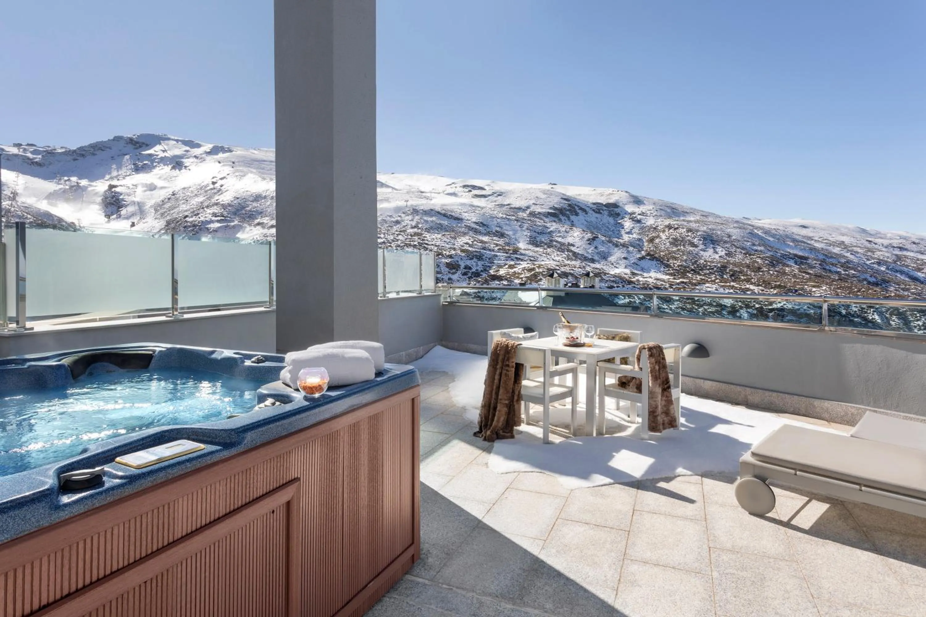 The Level Junior Suite with Terrace Whirlpool in Meliá Sol y Nieve