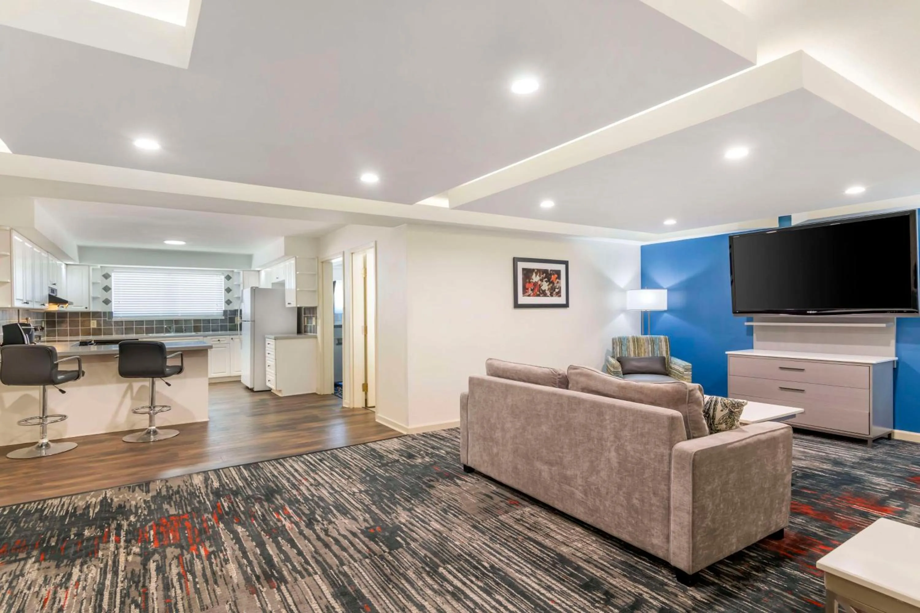 King Suite with Kitchen - Non-Smoking in Best Western Plus Lake Lanier Gainesville Hotel & Suites