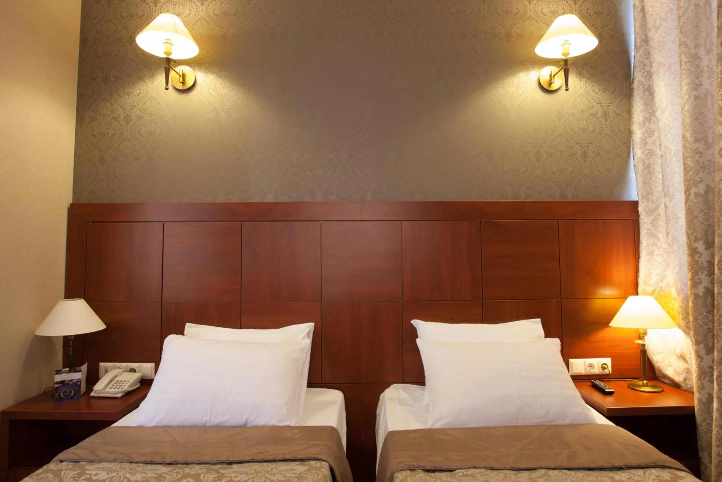 Standard Twin Room in Hotel Astoria Tbilisi