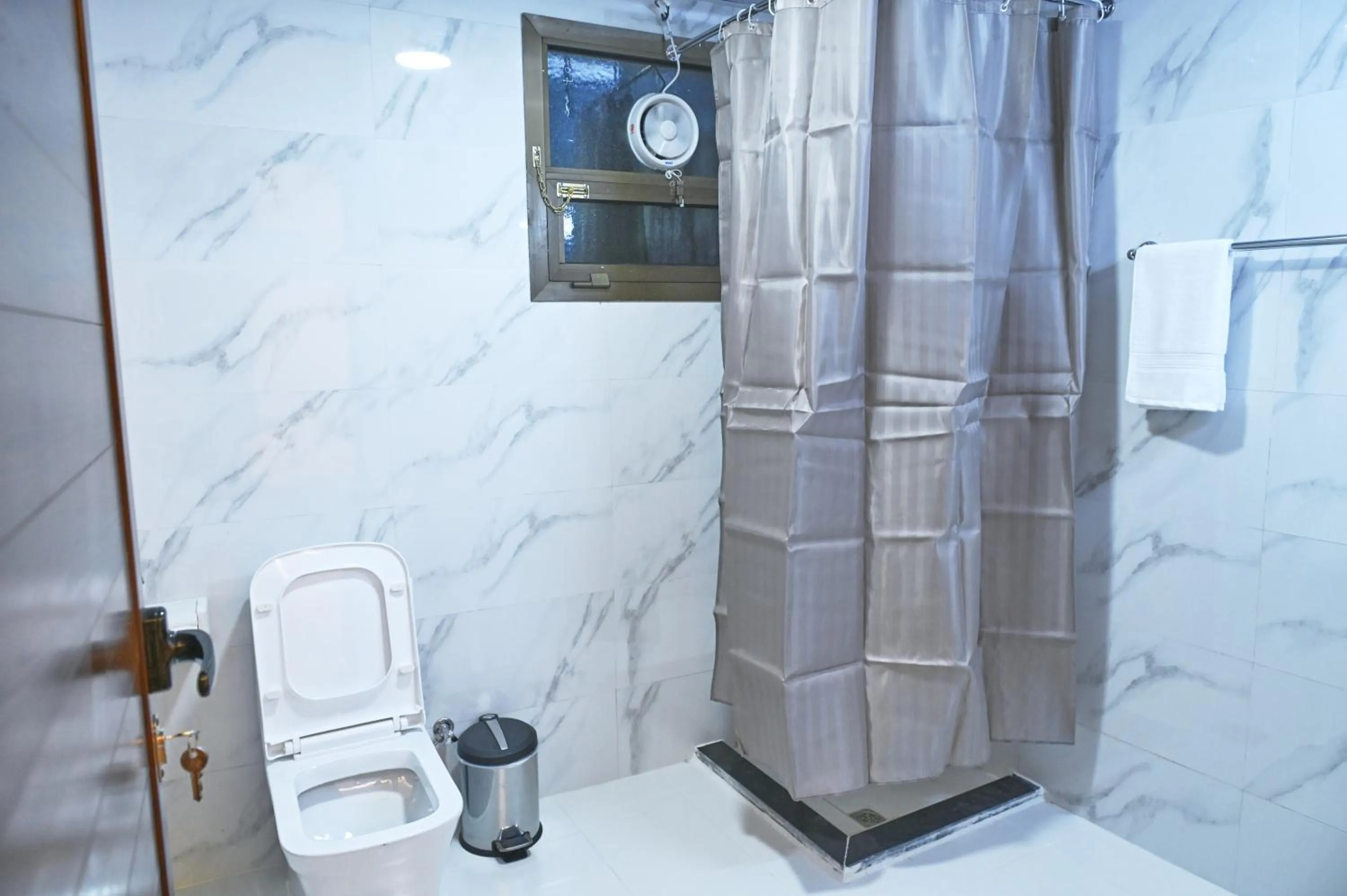 Standard Twin Room in Tanha Palace Hotel