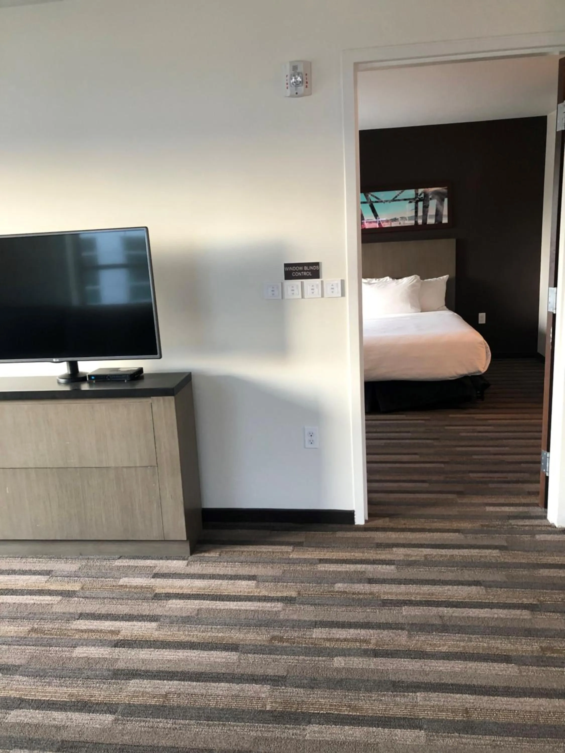 One-Bedroom Queen Suite with Kitchen and Accessible Tub - Disability Access in Hyatt House Seattle Downtown