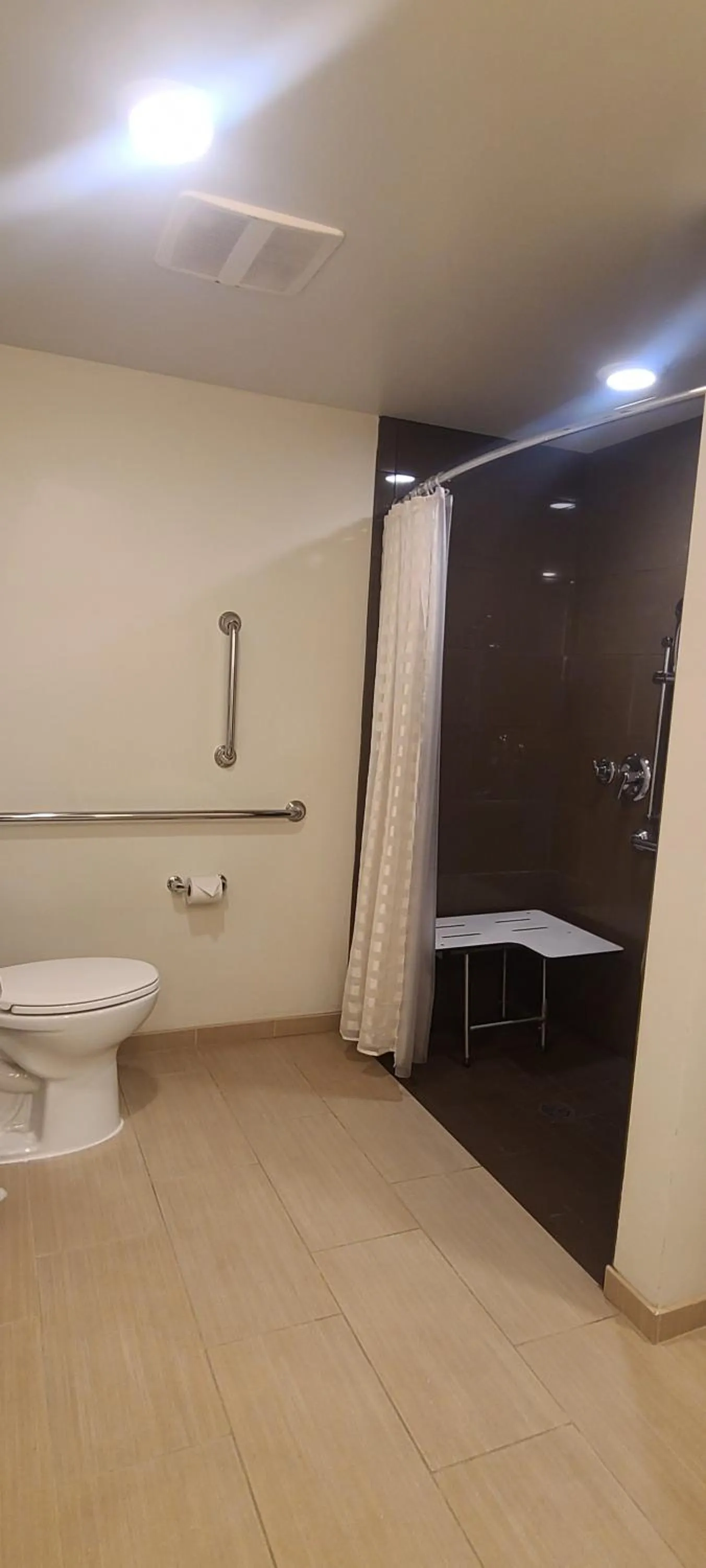 King Room with Roll-In Shower - Mobility Accessible in Hyatt House Seattle Downtown