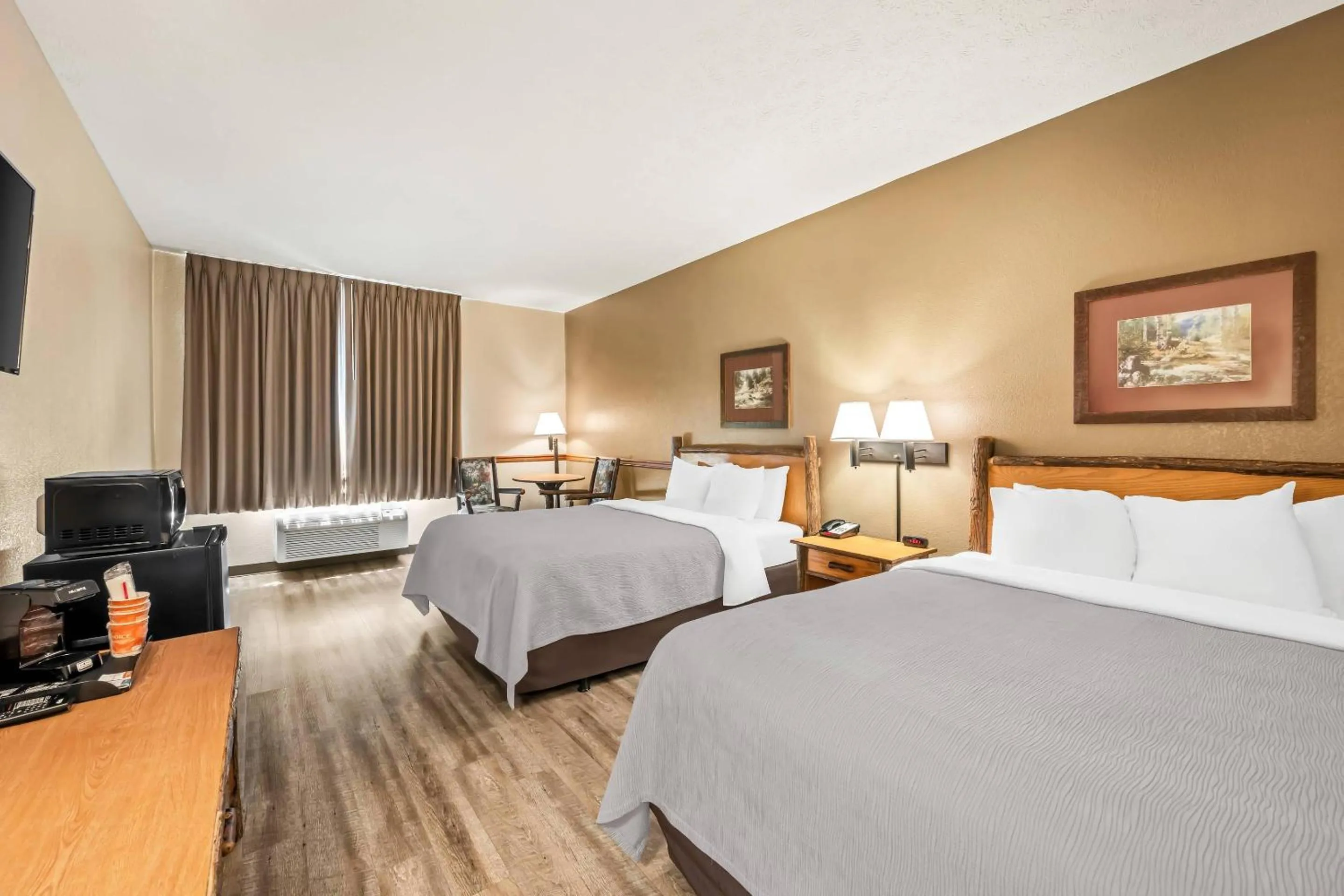 Standard 2 Queens - Non-Smoking in Quality Inn & Suites Big Stone Gap