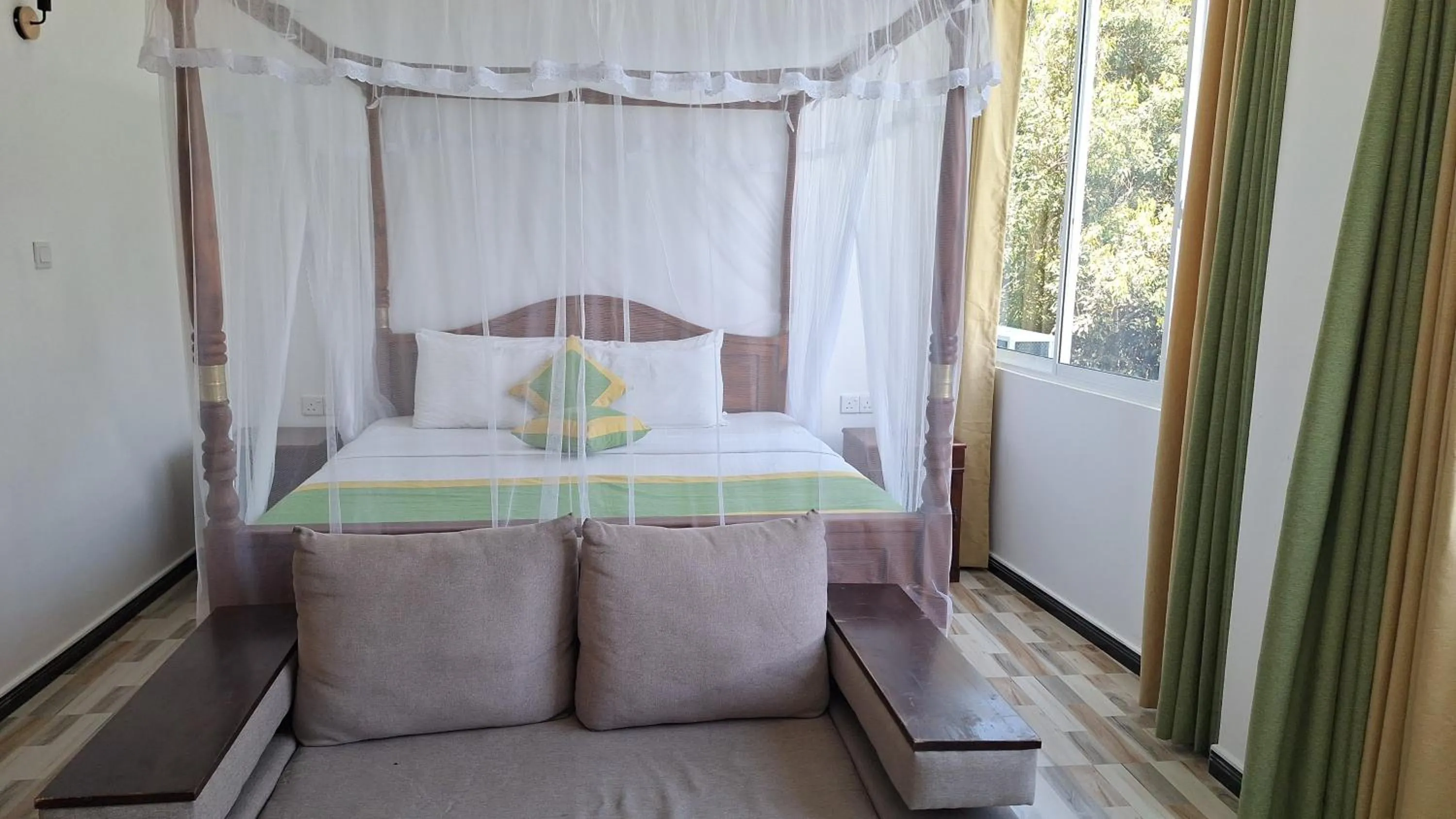 Deluxe Room in Misty Hills Ella Resort