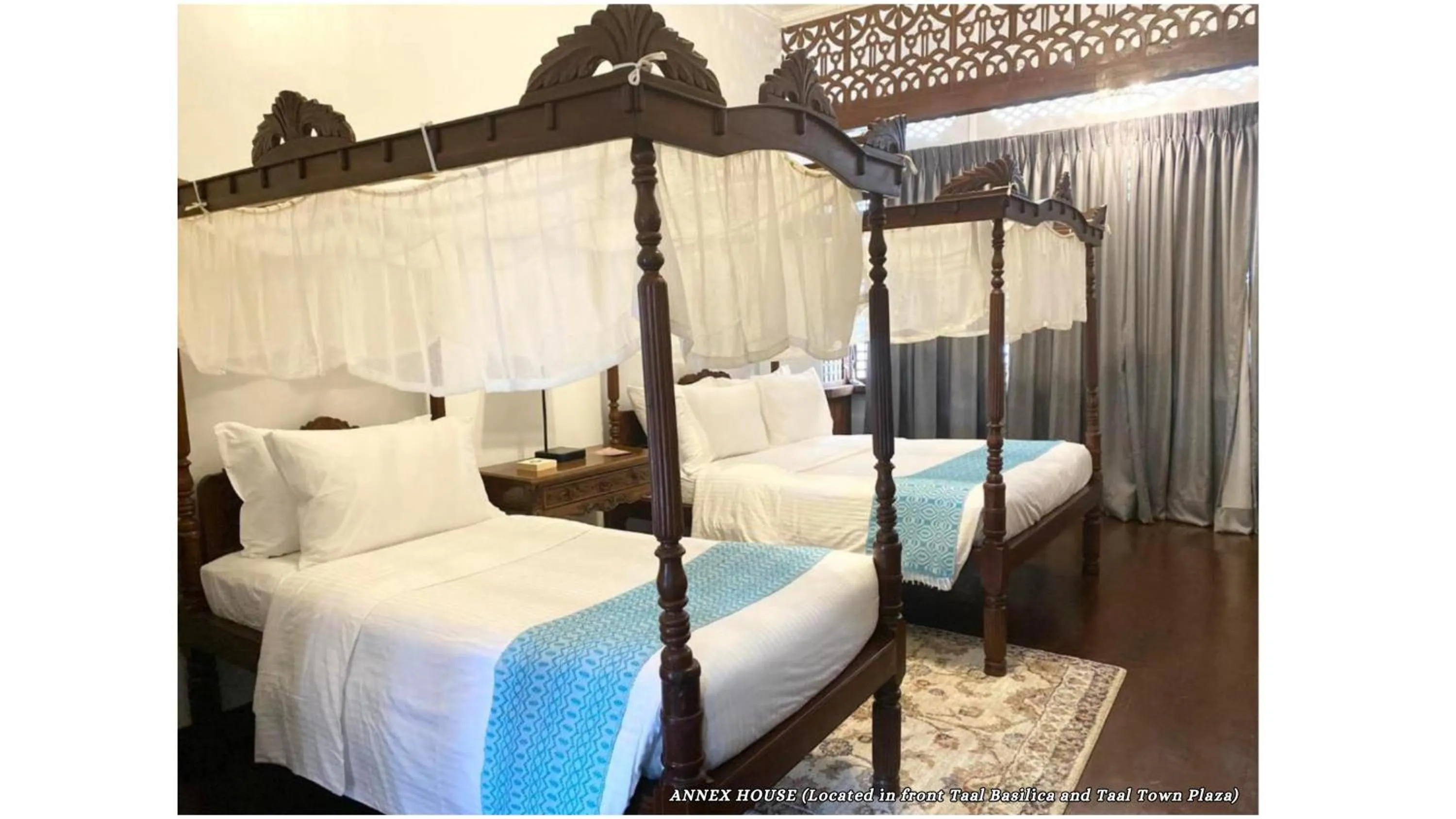 Triple Room with View in Paradores Del Castillo