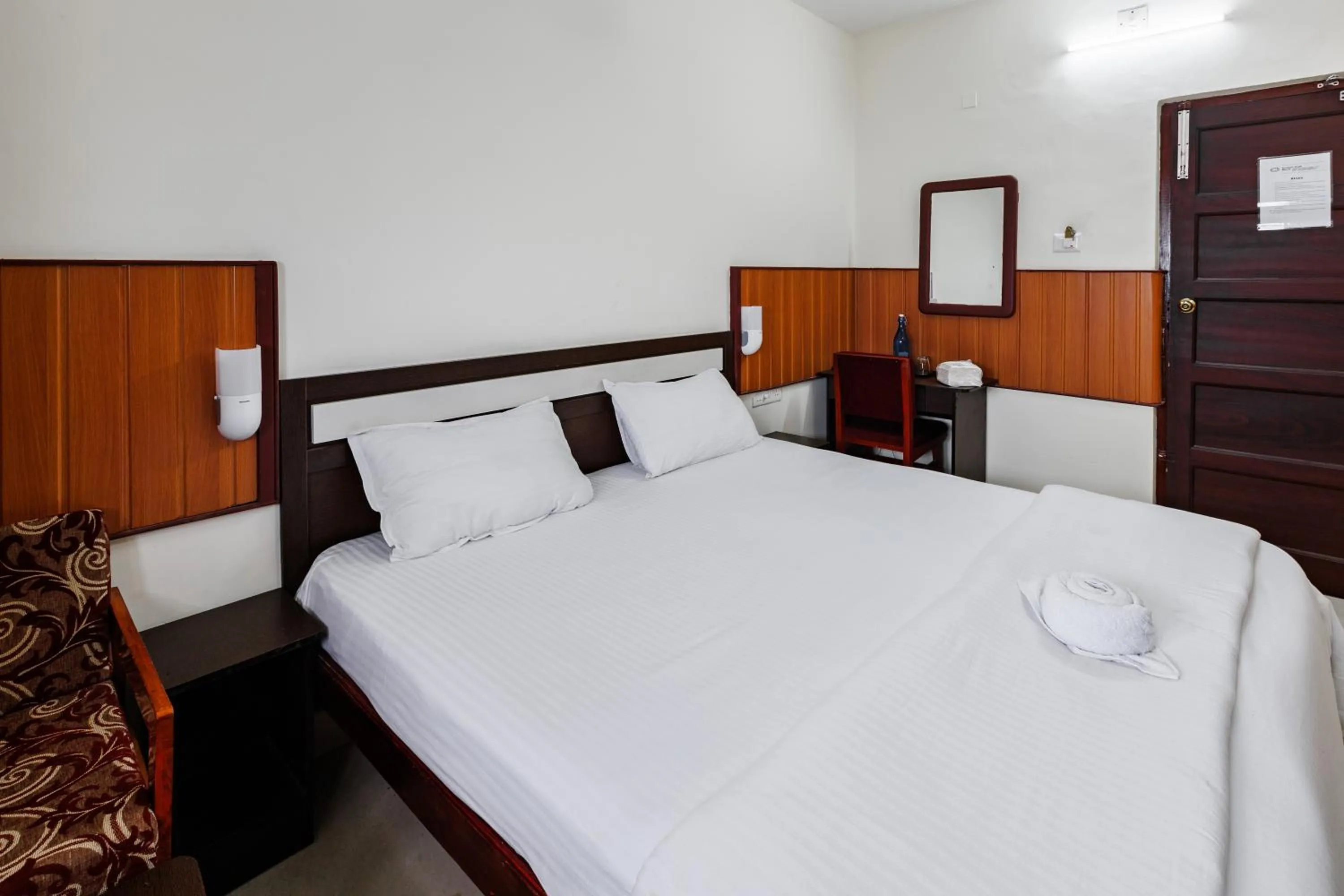 Standard Double Room with Fan in paulson park hotel