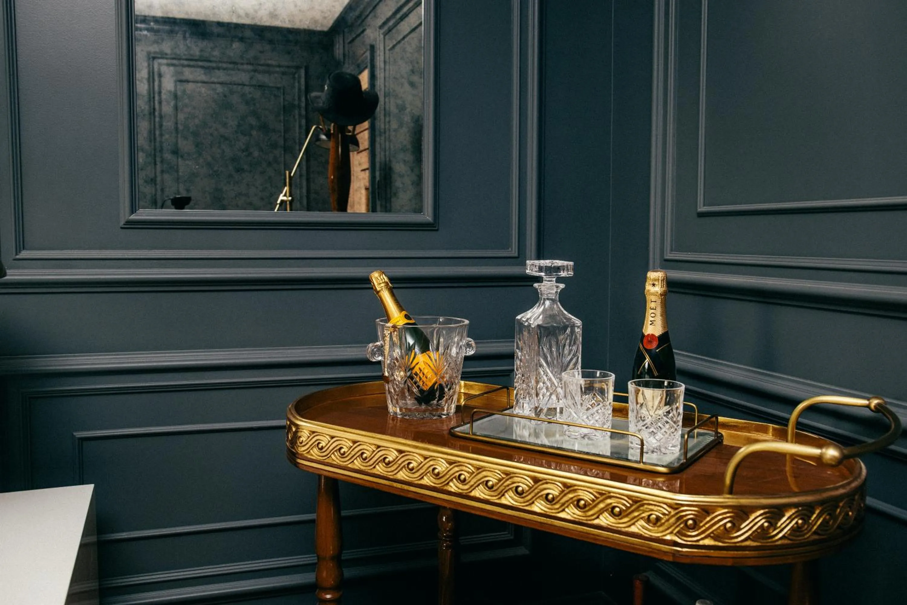 Standard King, Guest room, 1 King in The Drake Oak Brook, Autograph Collection