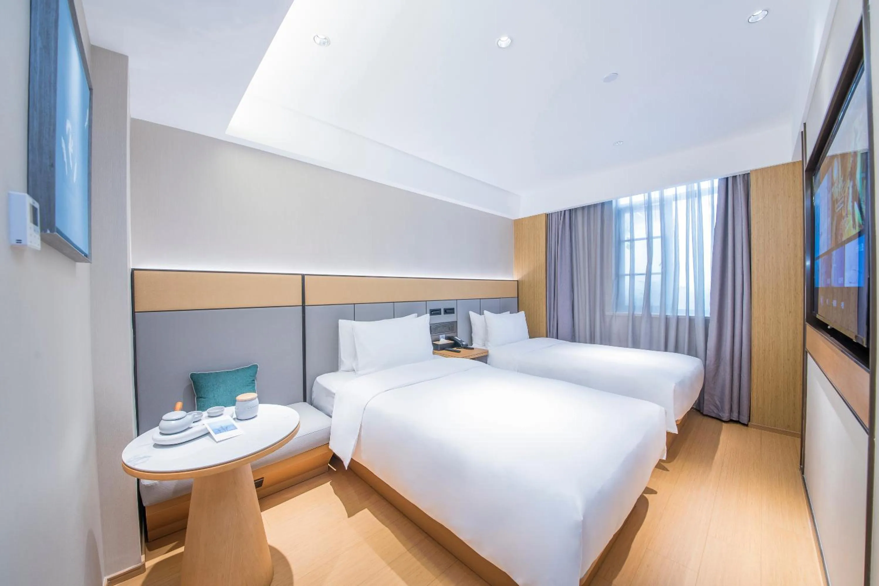 Deluxe Twin Room in Ji Hotel - Shanghai Nanjing Road People's Square