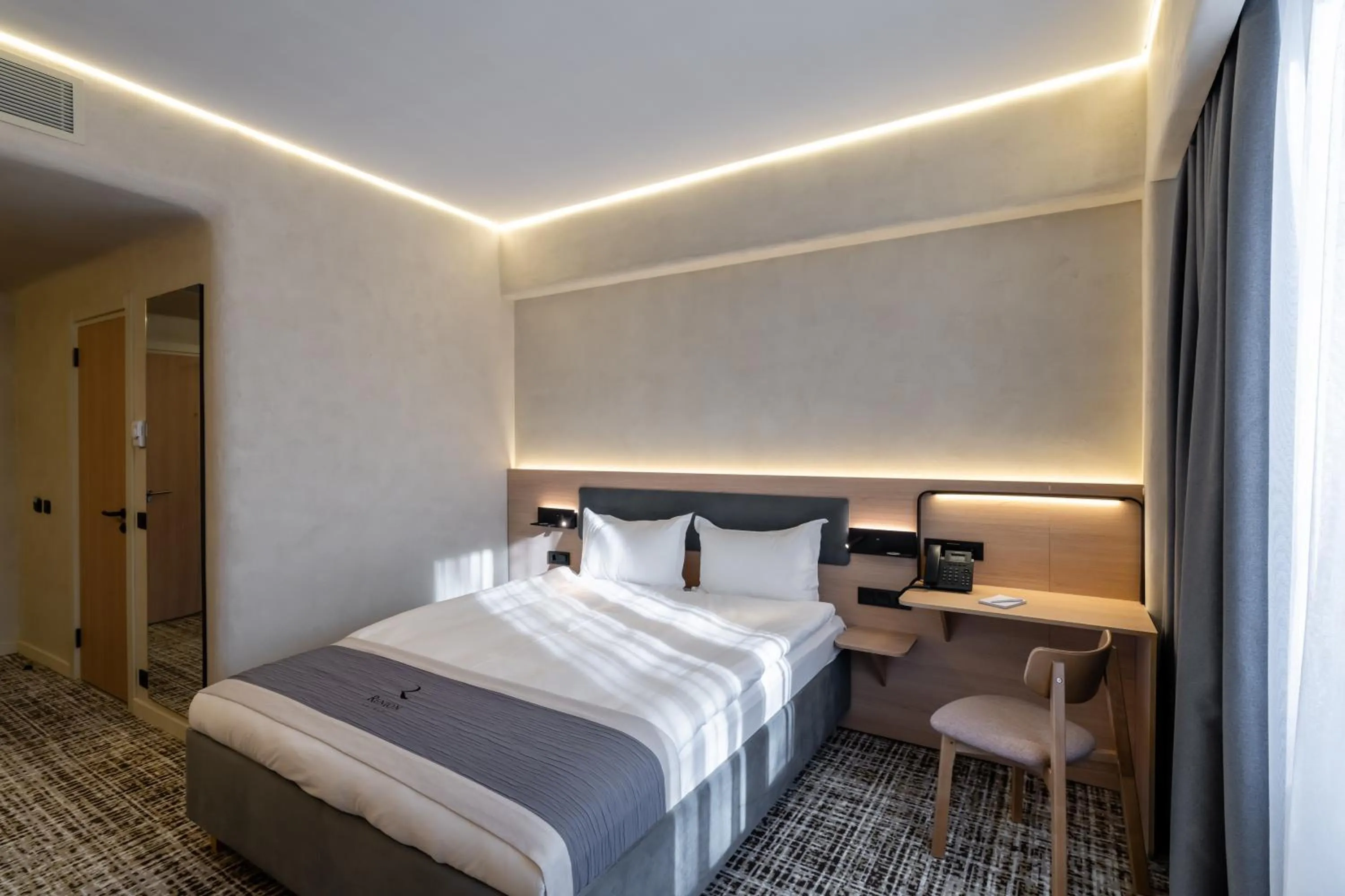 Standard Queen Room - single occupancy in Renion City Hotel