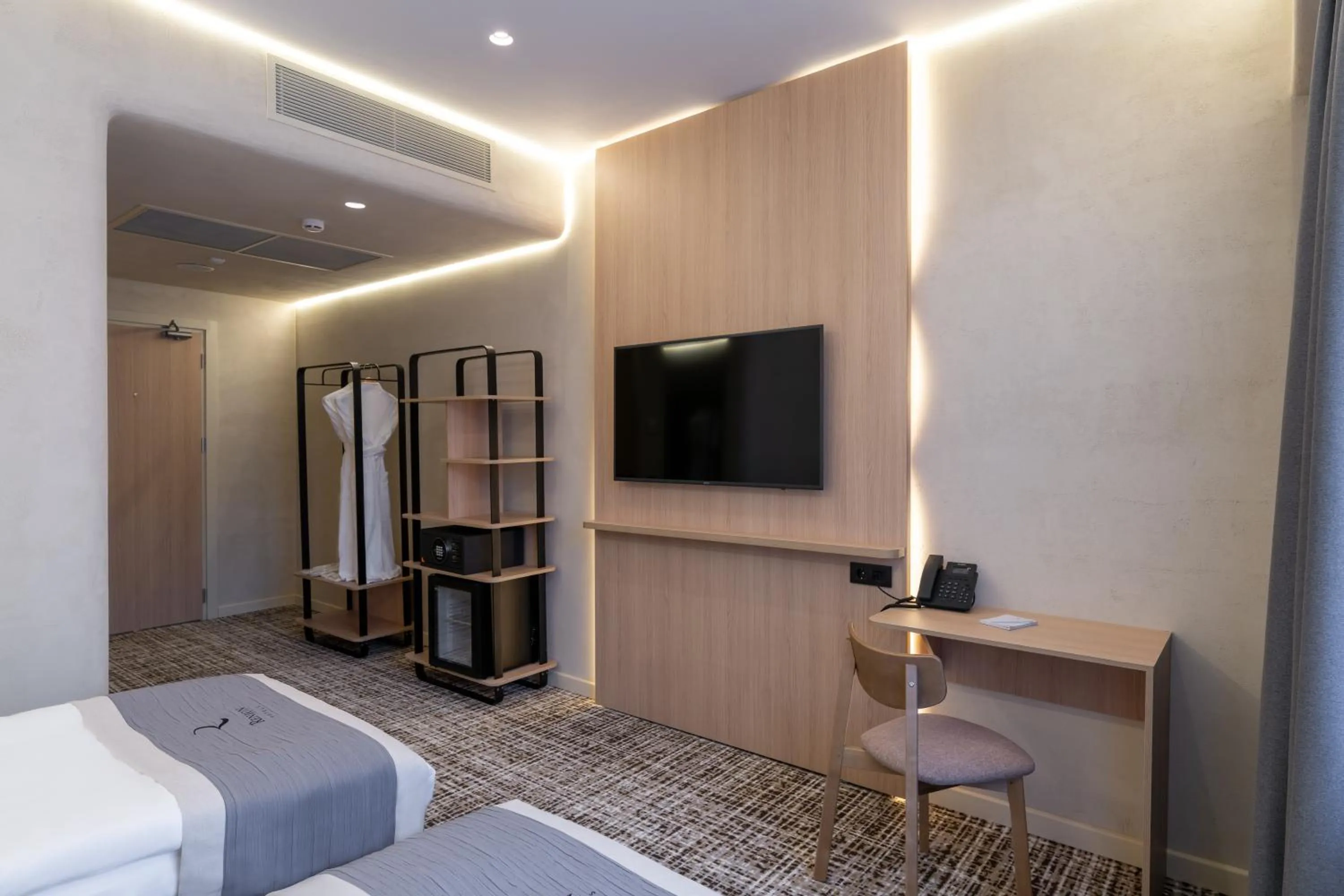 Superior Twin Room - single occupancy in Renion City Hotel