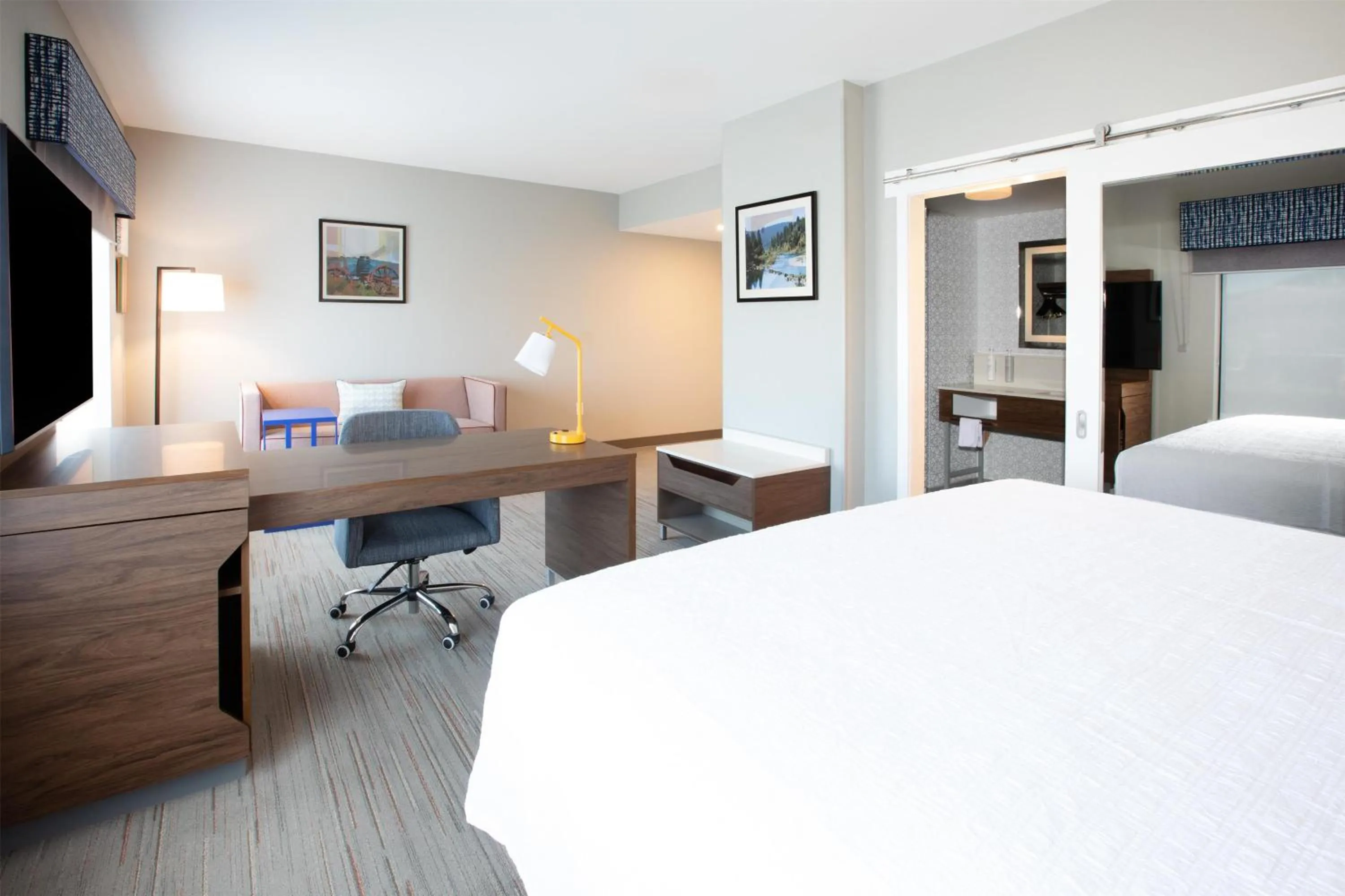 King Studio Suite with Microwave and Fridge in Hampton Inn & Suites La Grande, Or