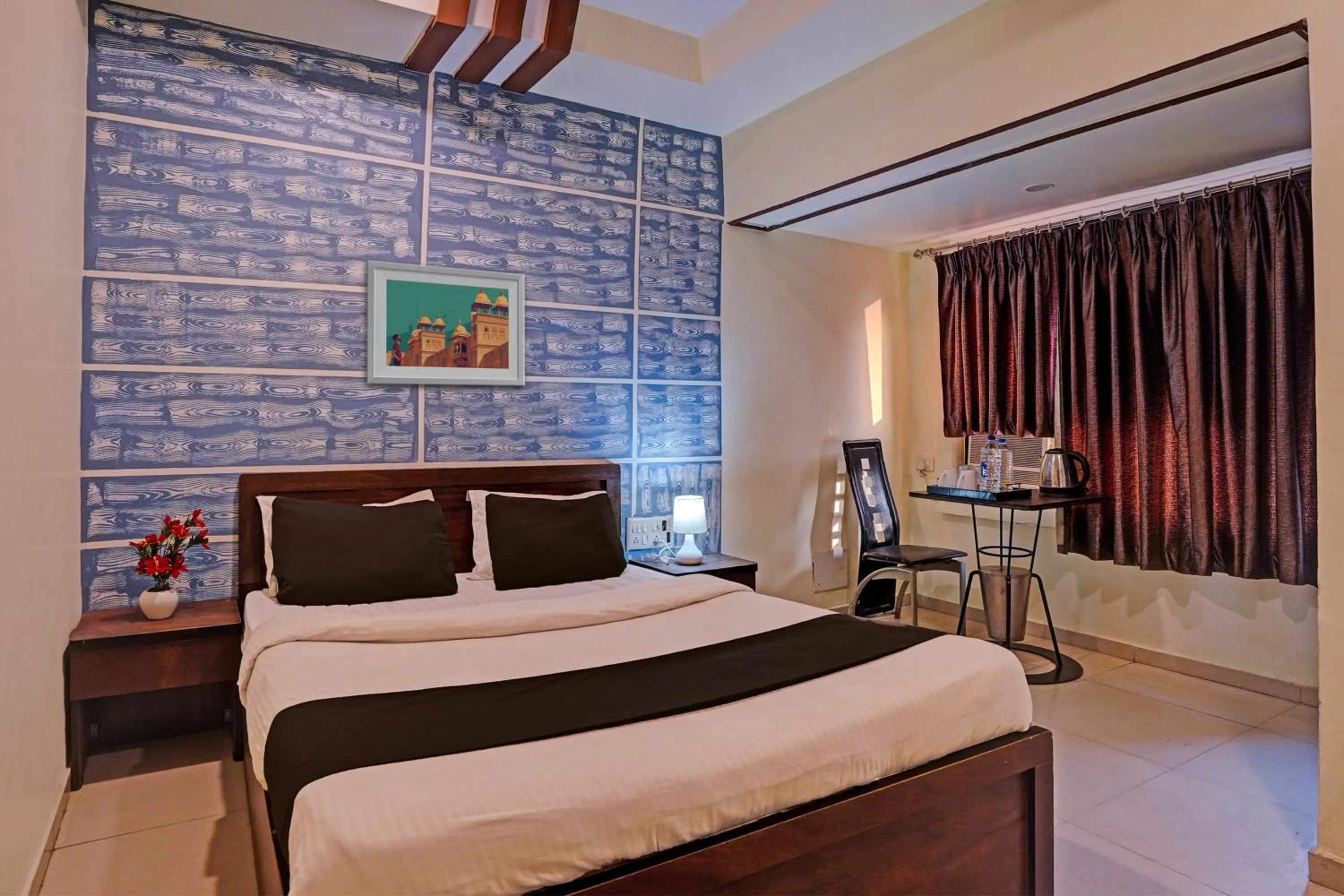 Hotel O Poonam Palace