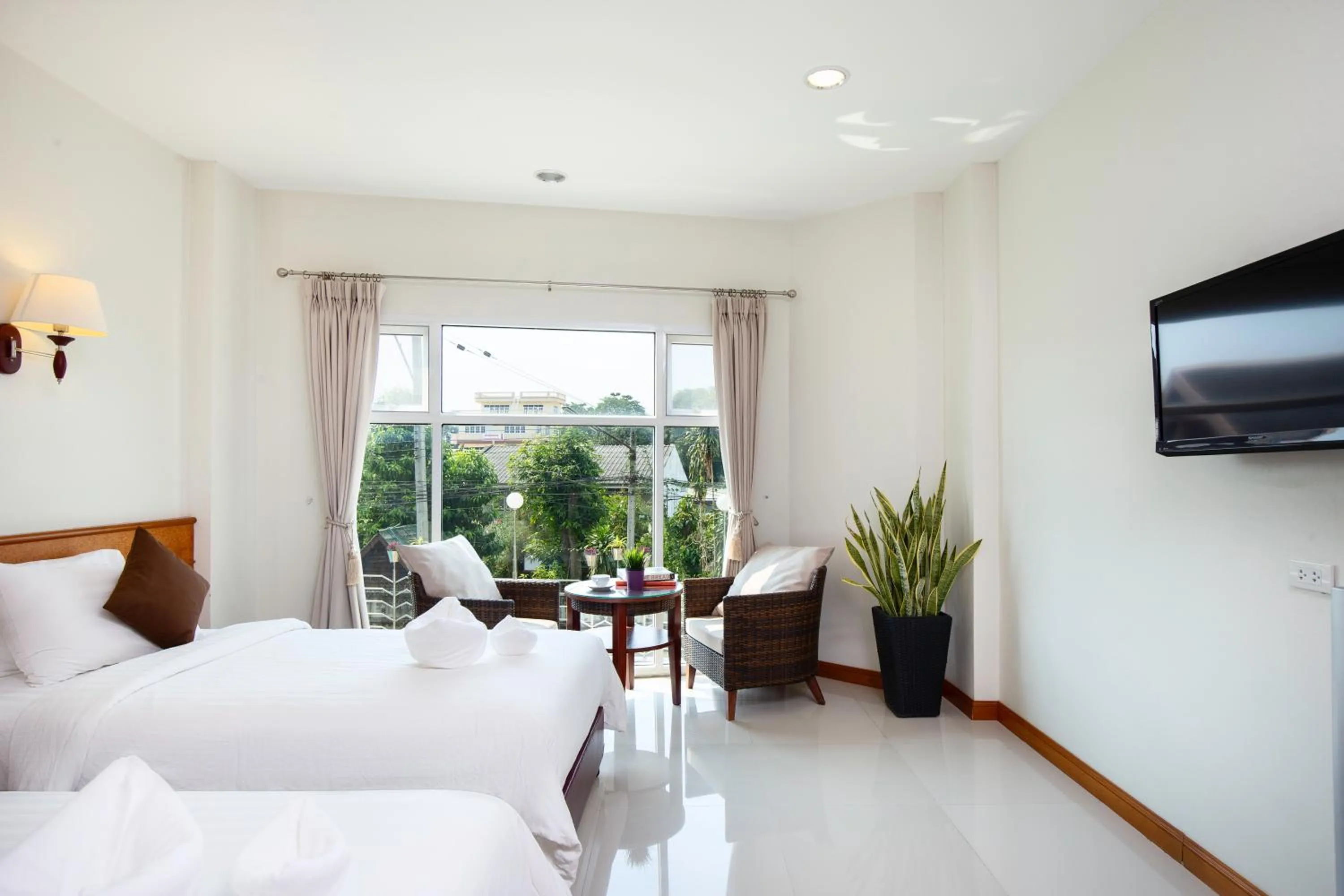 Superior Twin Room in Kanchanaburi City Hotel
